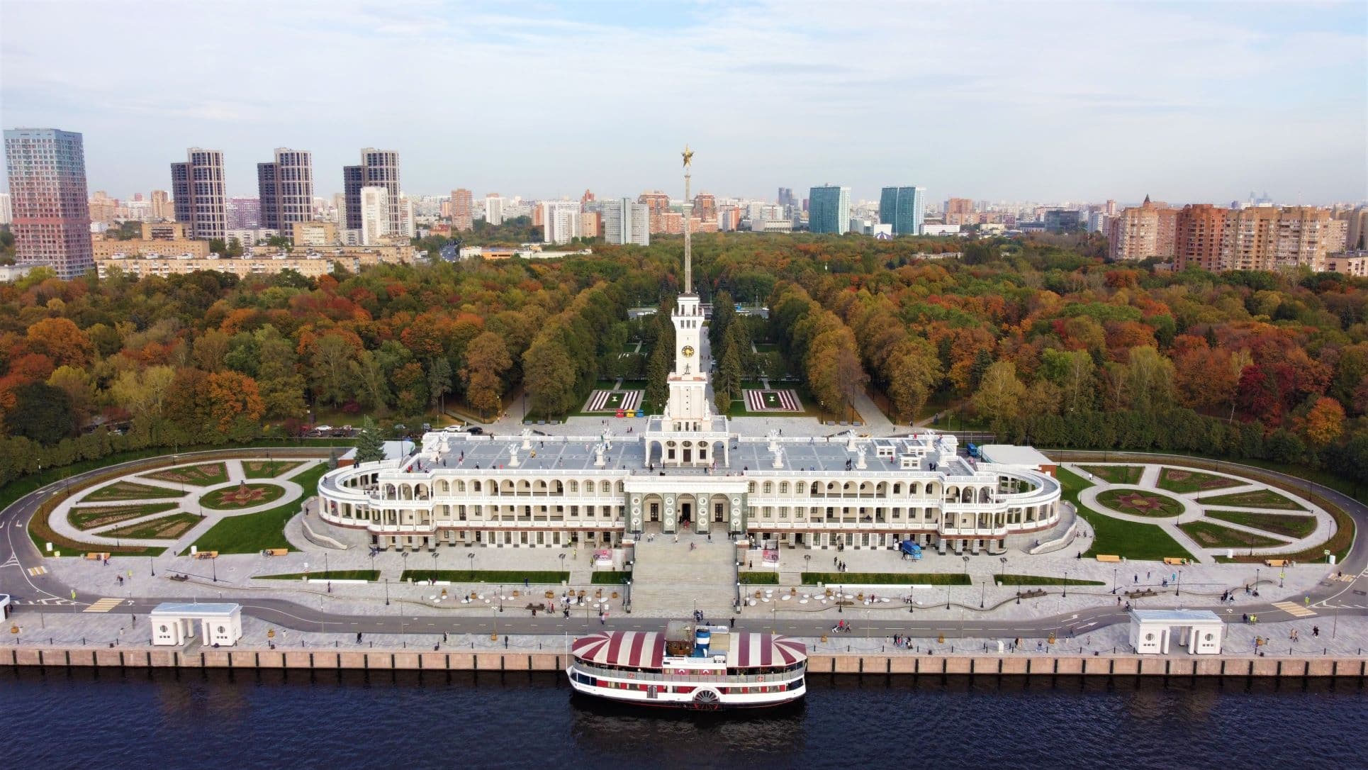 Прогулка на колёсном теплоходе по Химкинскому водохранилищу