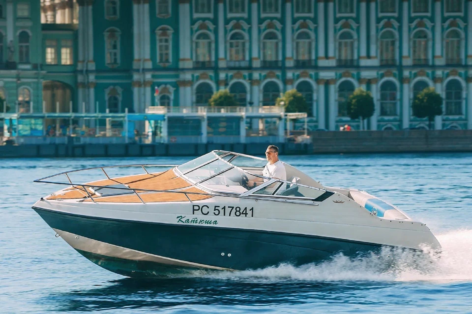 По воде Петербурга: прогулка на катере