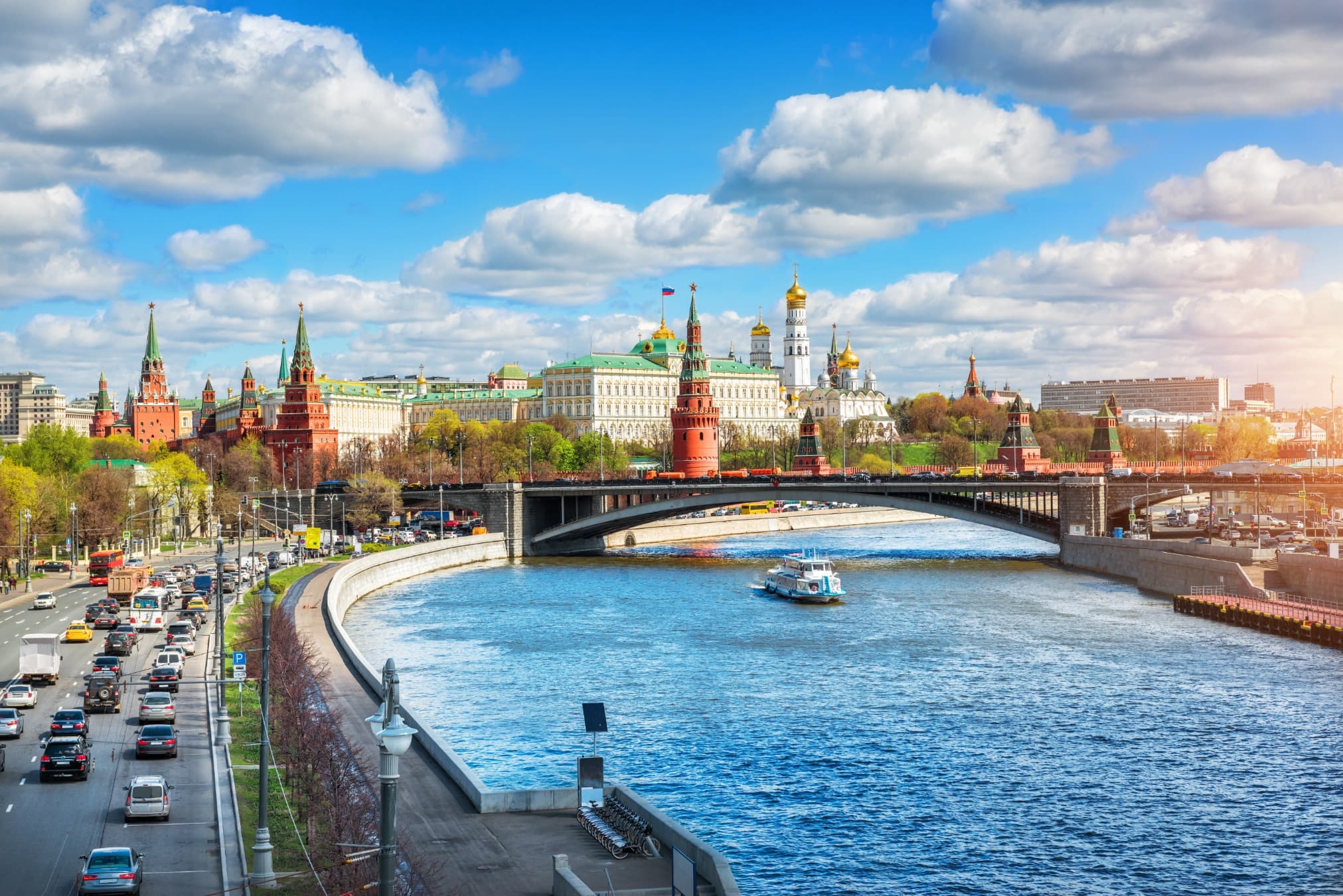 Весь центр столицы: на теплоходе от Кремля до Киевской и обратно