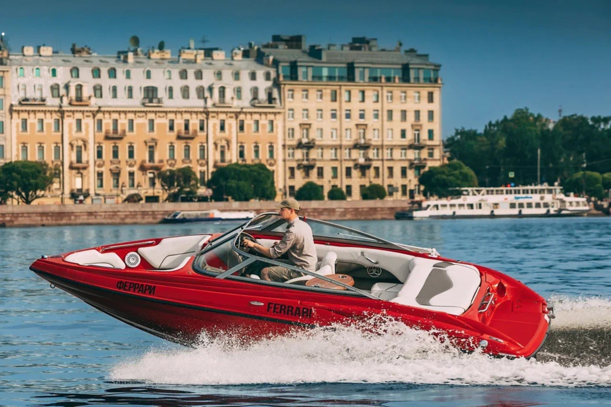 На катере Ferrari — по рекам и каналам Петербурга + разводные мосты