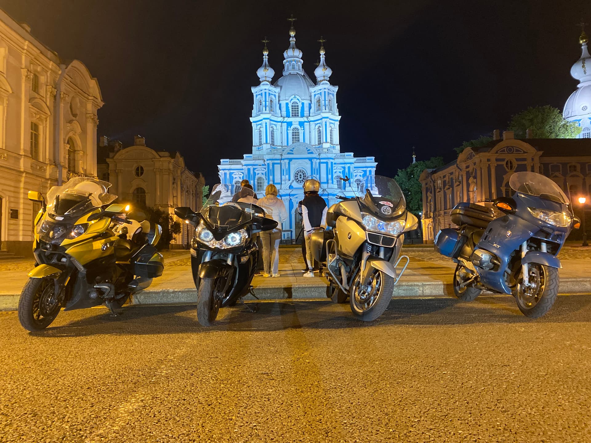 На мотоцикле по вечернему Питеру или к разводным мостам!