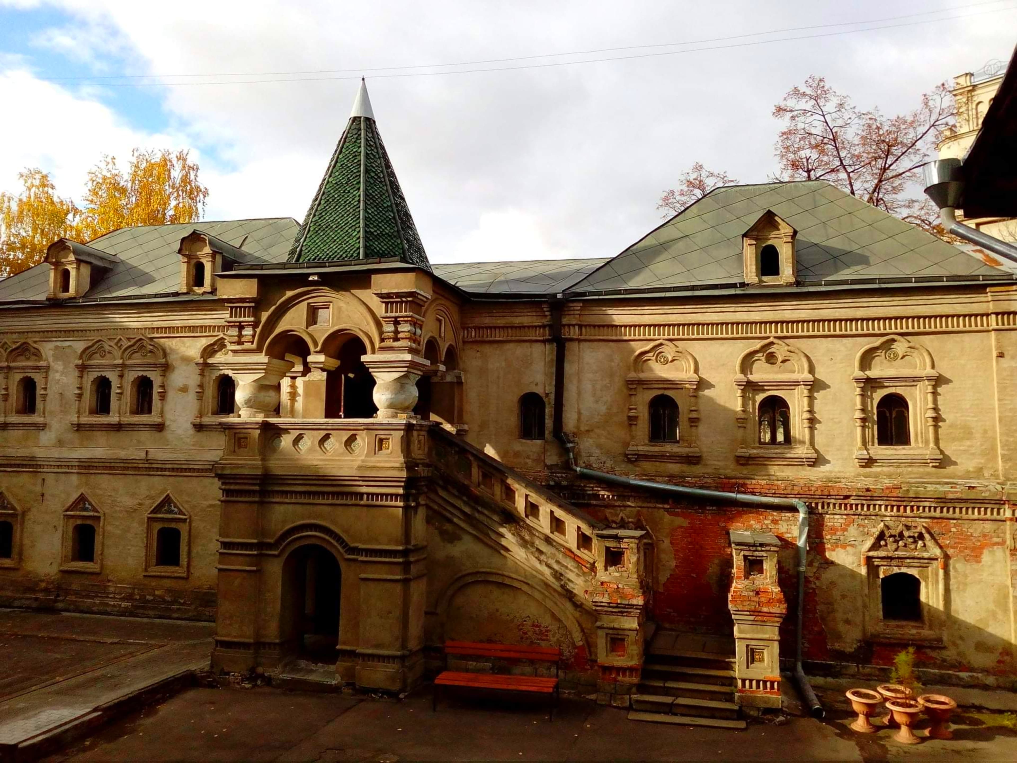 Под метлой и собачьей головой: Москва Ивана Грозного