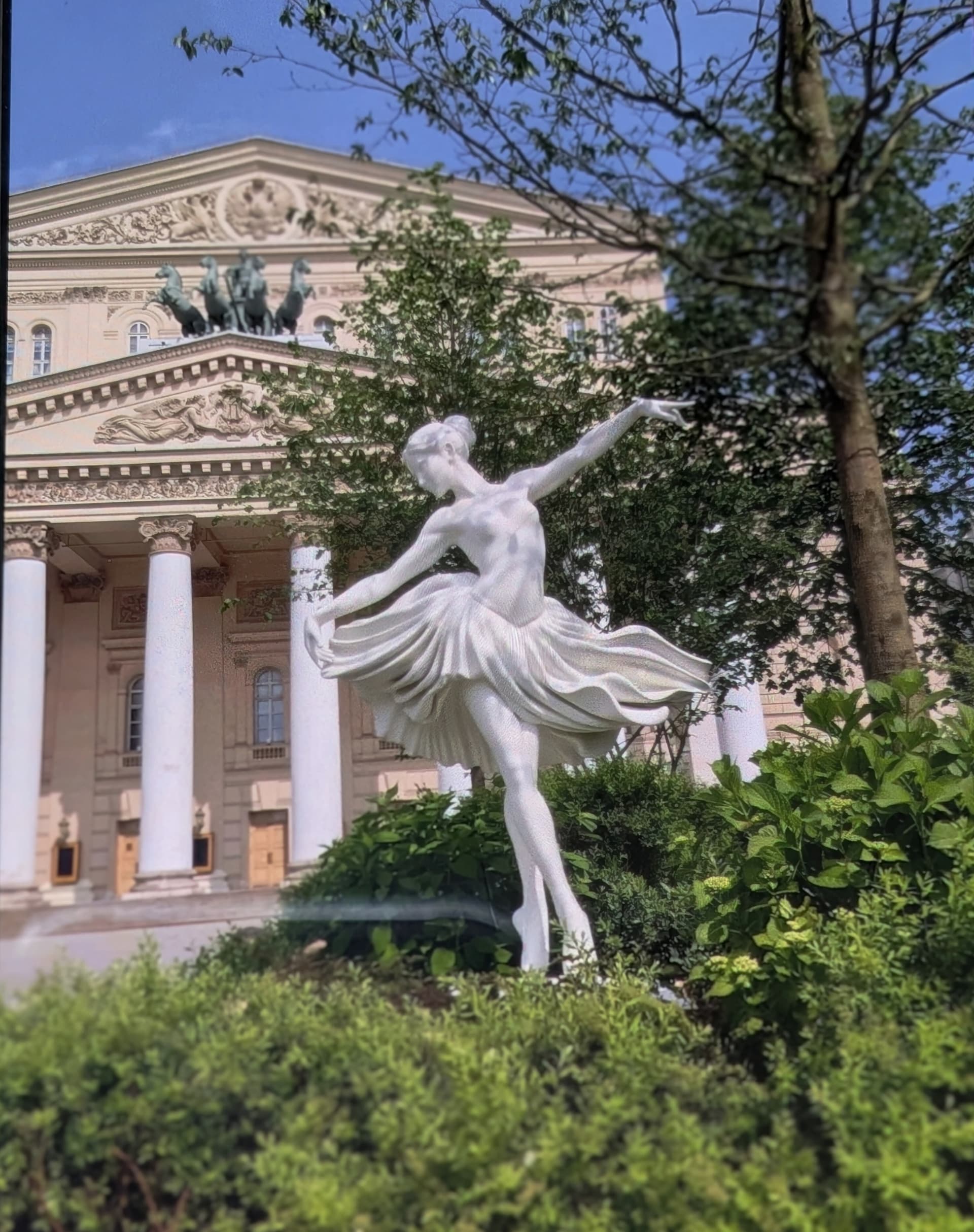 Театральная и поблизости