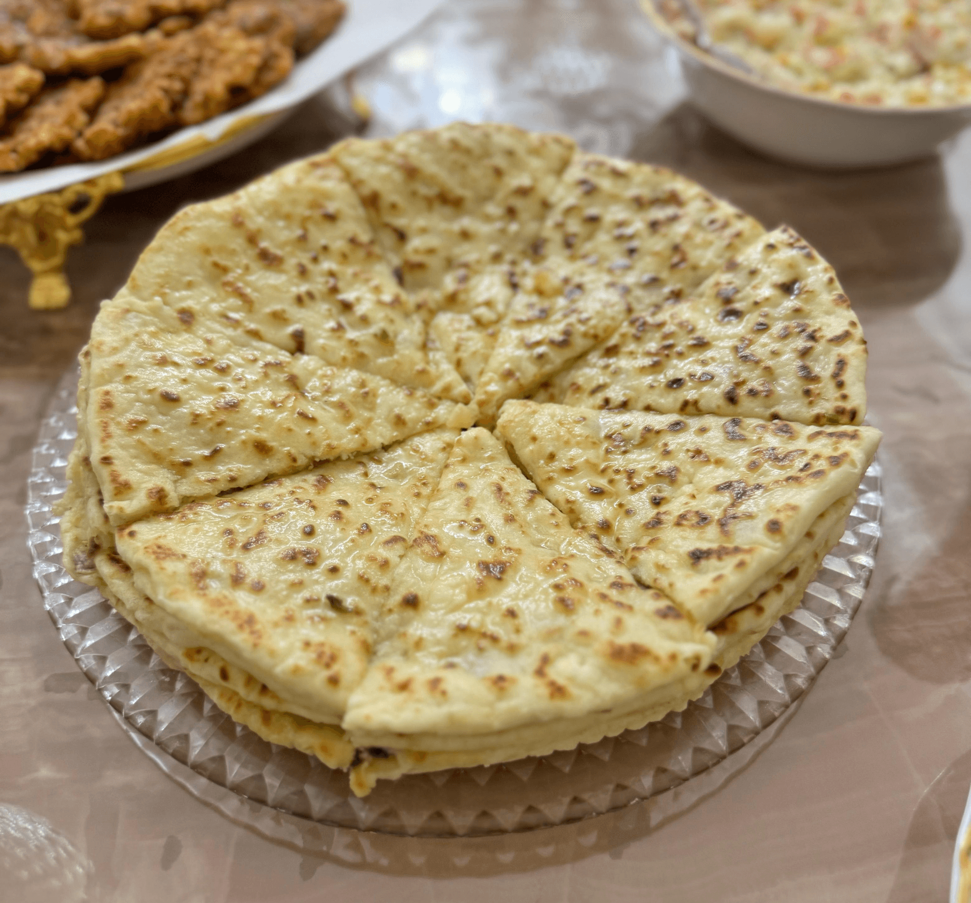Чеченская кухня: готовим, едим и танцуем лезгинку