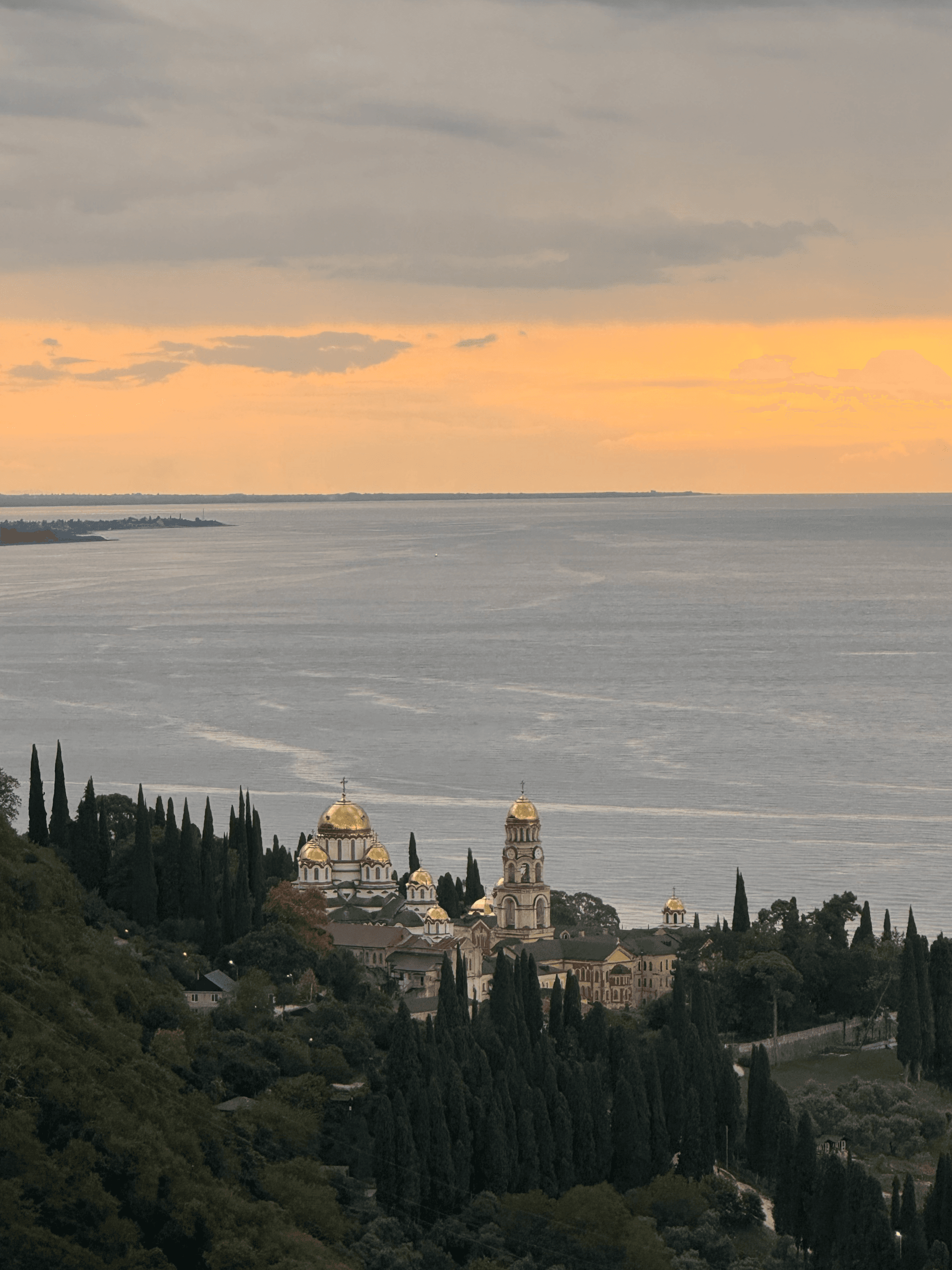 Абхазия — там, где горы встречаются с морем