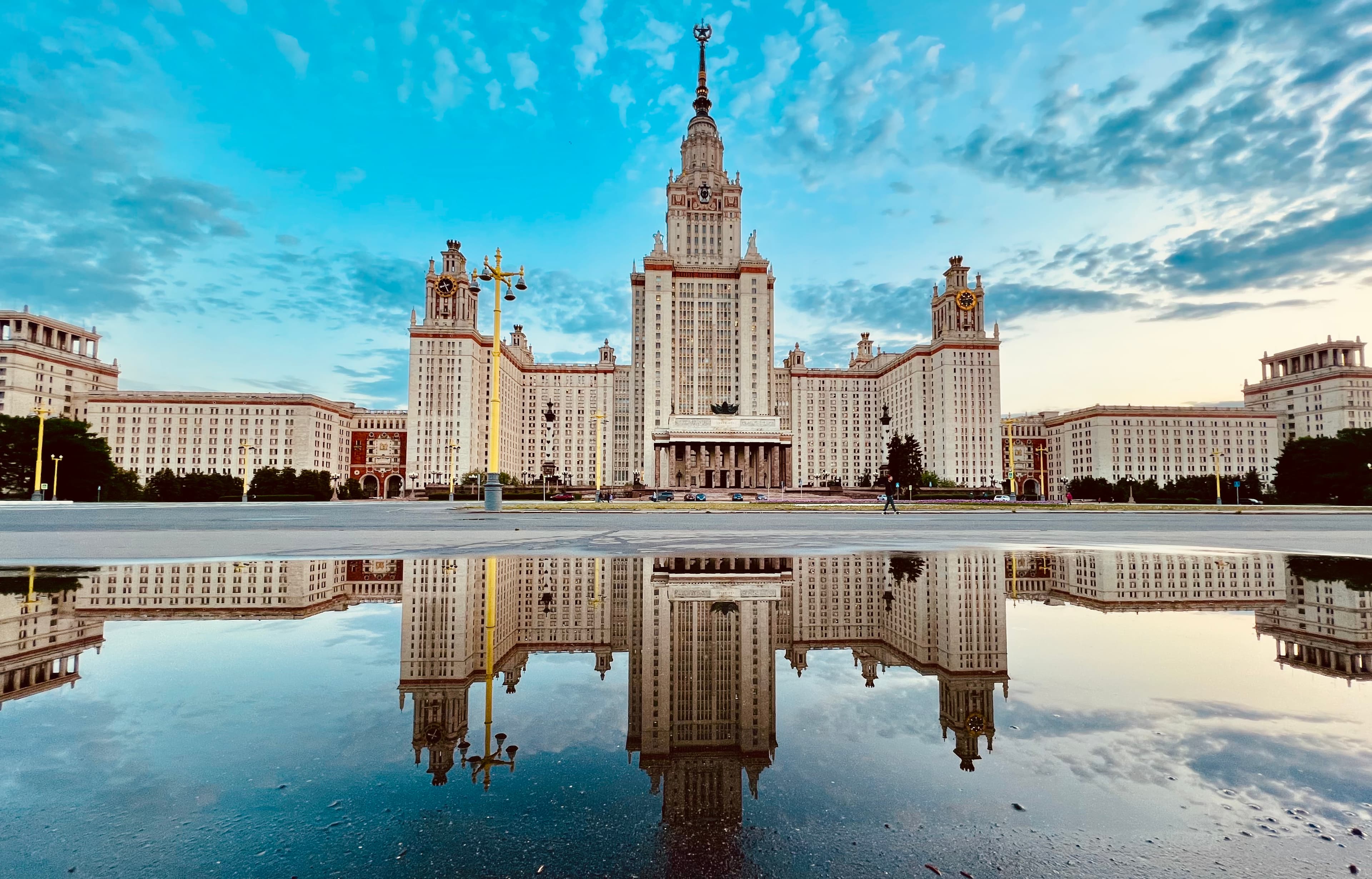«Высотка номер один»: прогулка вокруг Главного здания МГУ