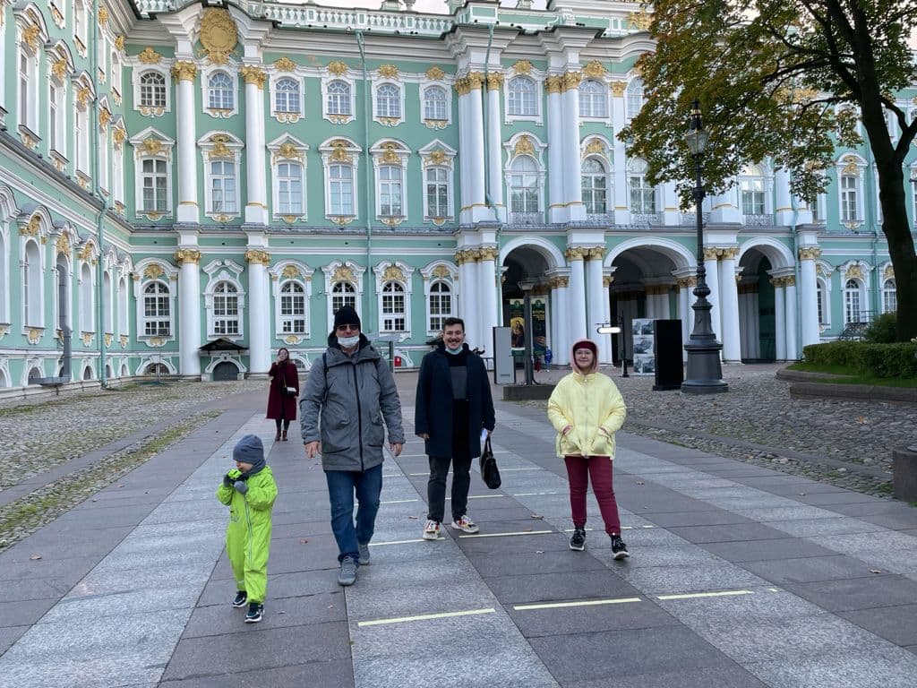 Зимний дворец для детей и их родителей