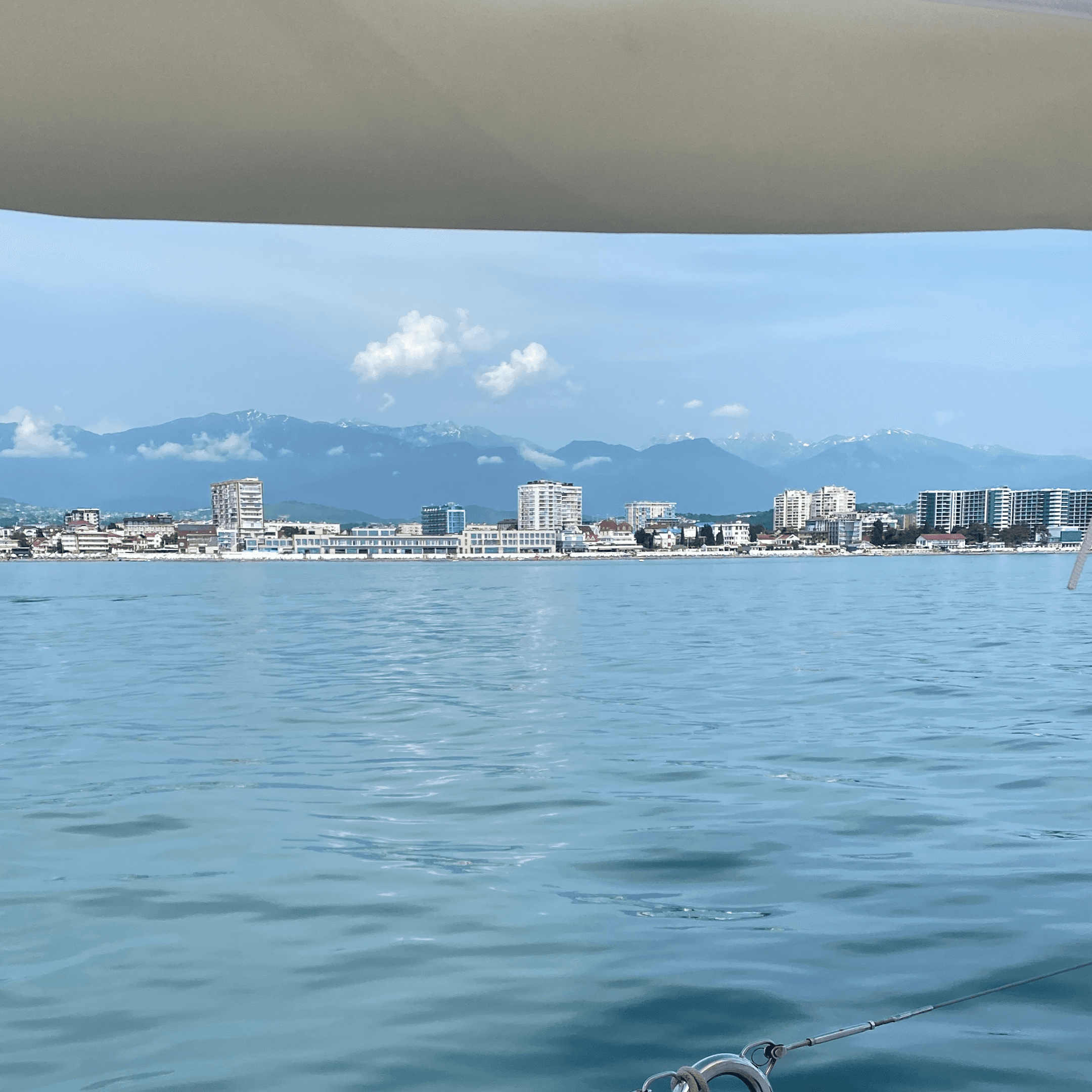Морская рыбалка с капитаном Марией в Адлере