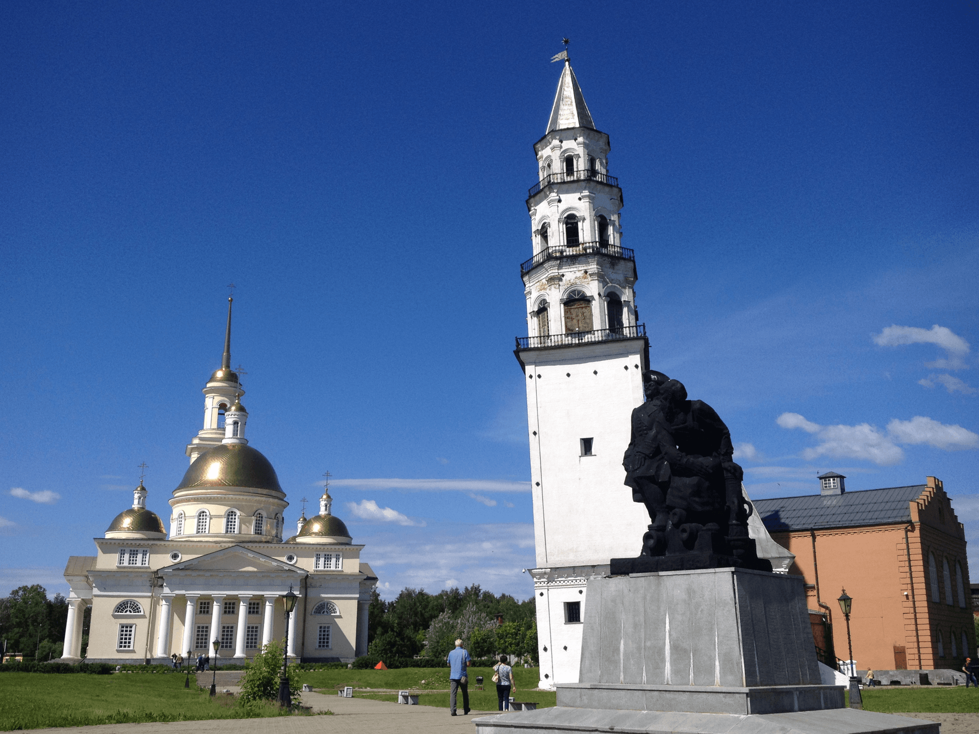 Из Екатеринбурга в Невьянск — резиденцию Демидовых на Урале