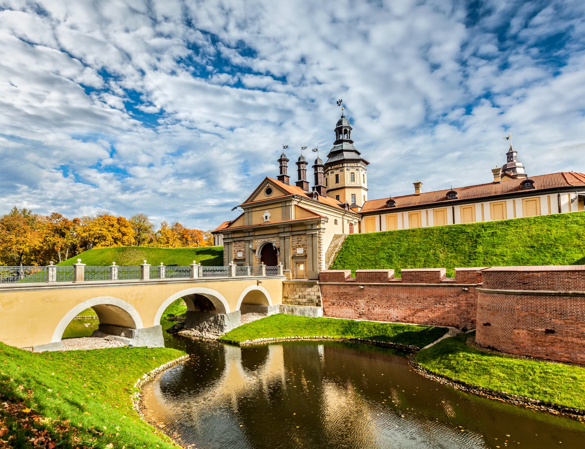 По городам Беларуси: крепости, замки и Беловежская пуща