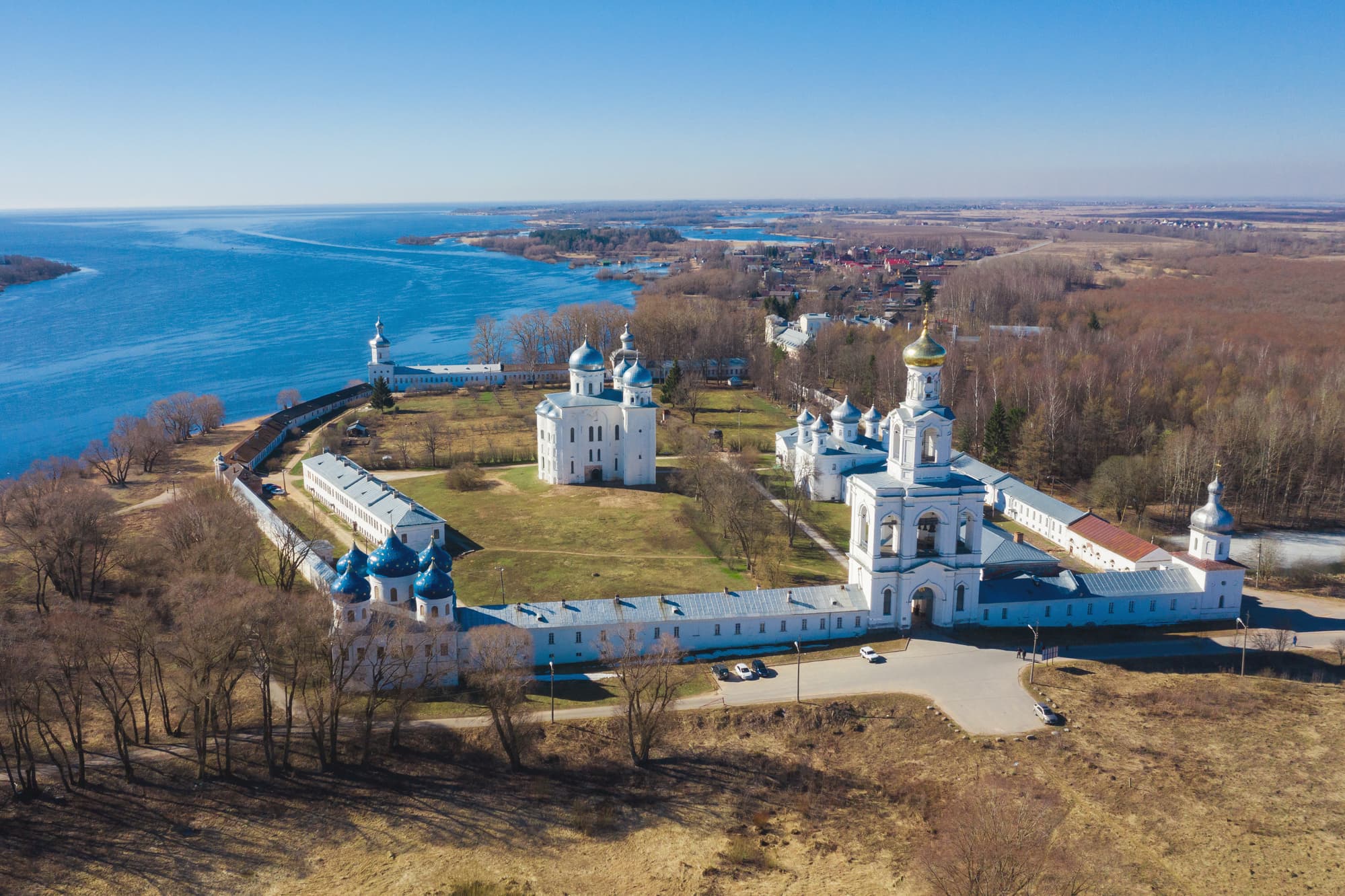 Святое Поозерье: Перынский скит и Юрьев монастырь (на вашем авто)