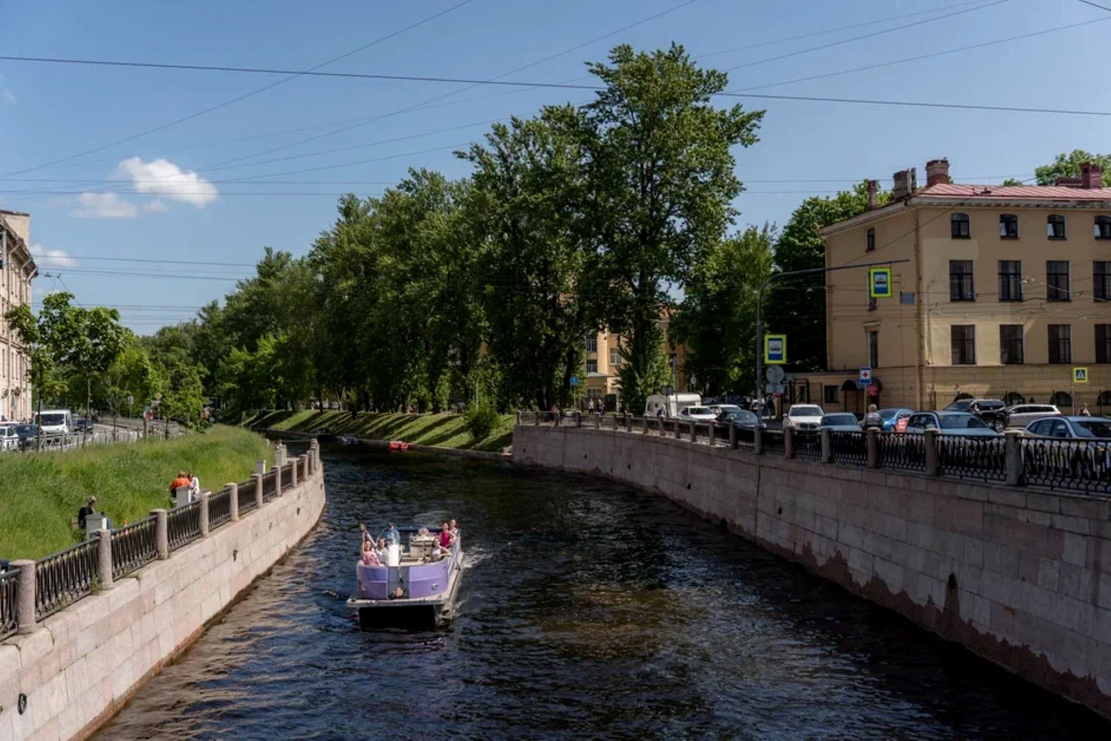 От Петроградки до Фонтанки на водном такси