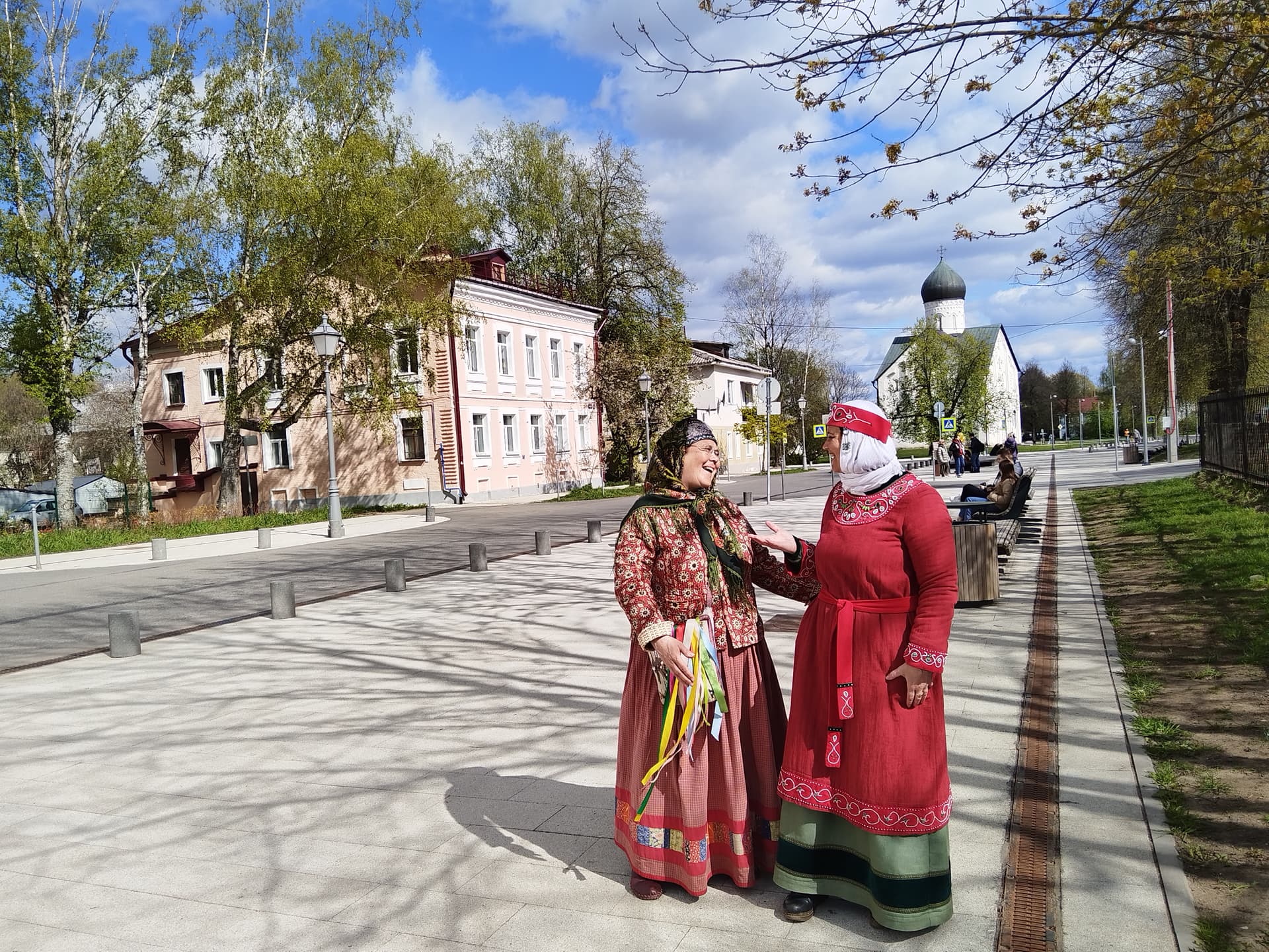 К хозяйке Славенского конца в Великом Новгороде