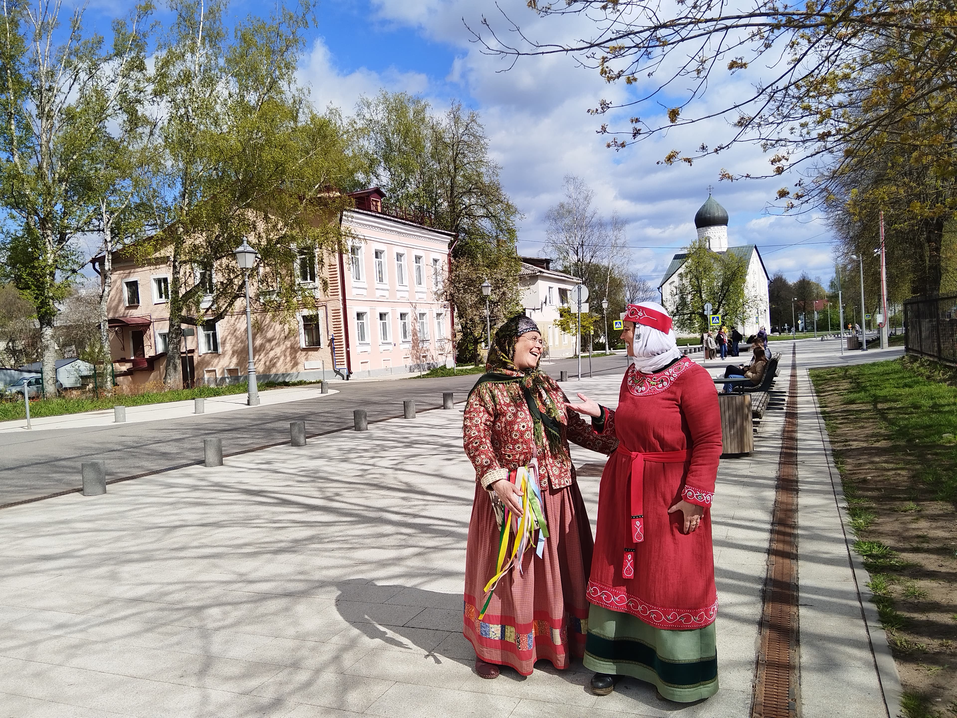 К хозяйке Славенского конца в Великом Новгороде