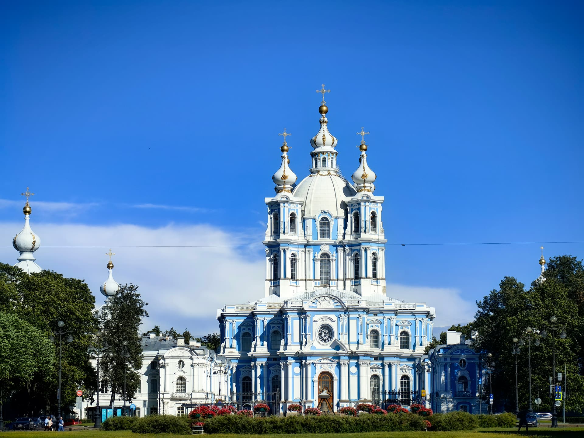 По Литейной части Петербурга до Смольного монастыря: путь к образованию женщин в России
