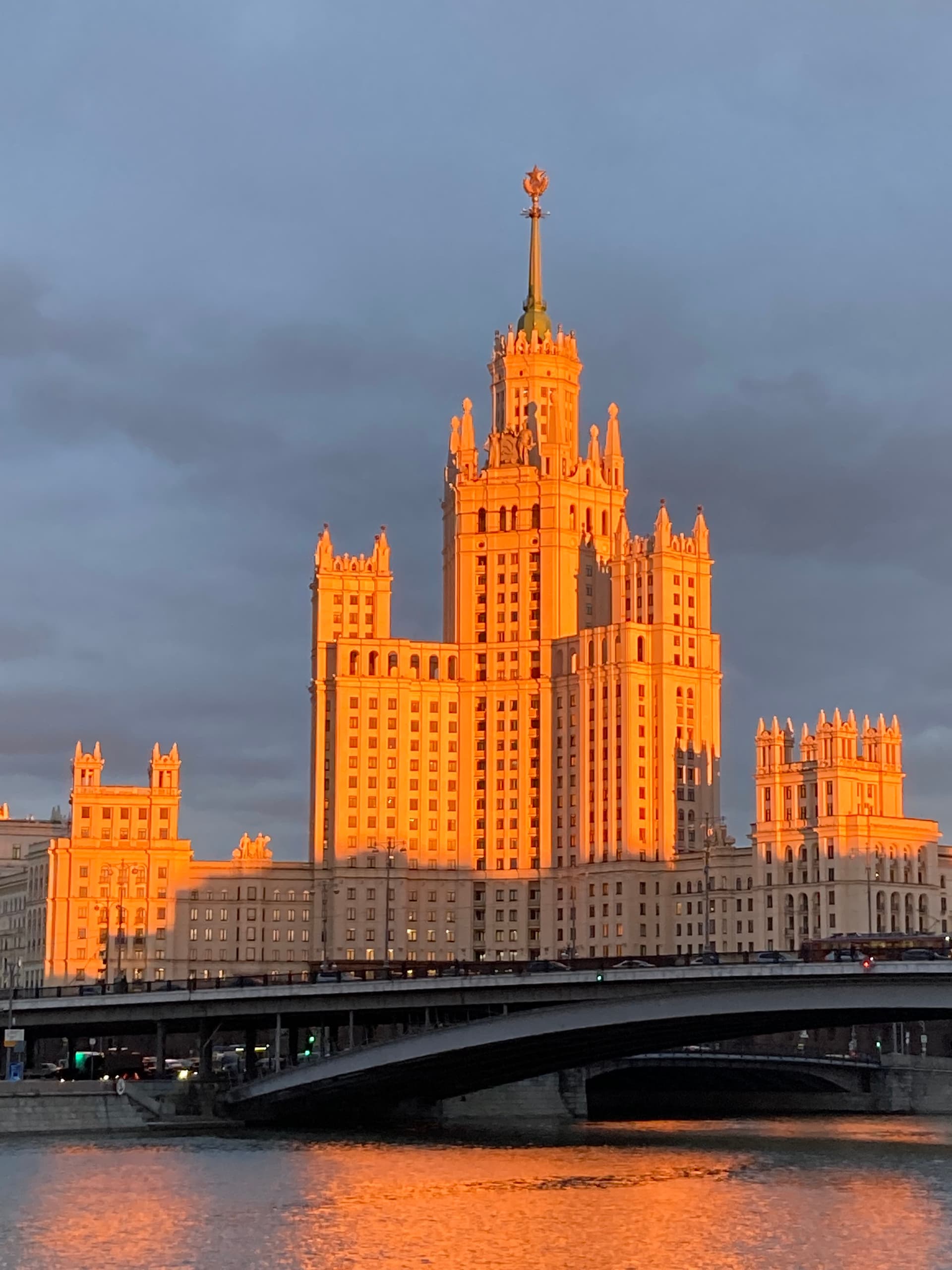 Кремлёвский, Золотой, Болотный: московский остров Балчуг