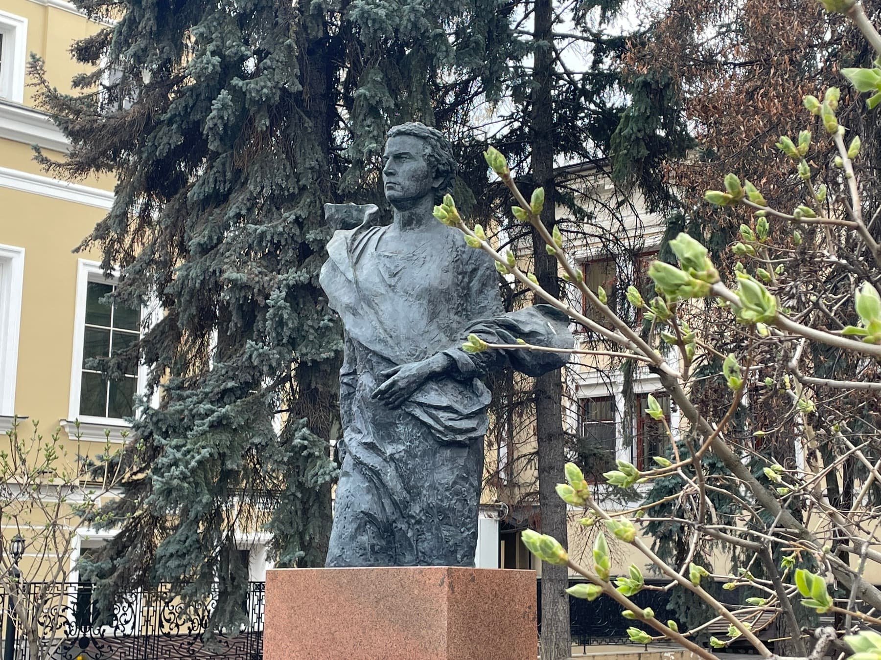 Свободные несвободные: восемь великих женщин