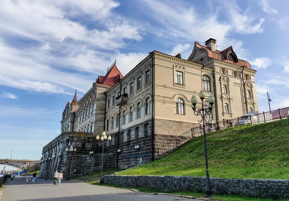 Индивидуально по Рыбинску и старинной Учме пешком и на авто