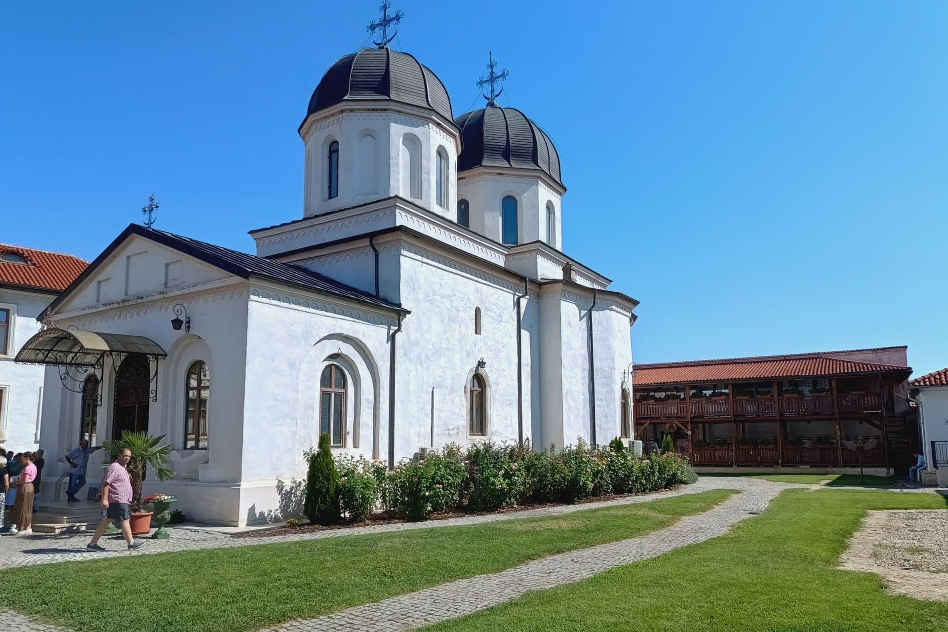 По следам Дракулы — из Бухареста в монастырь Комана