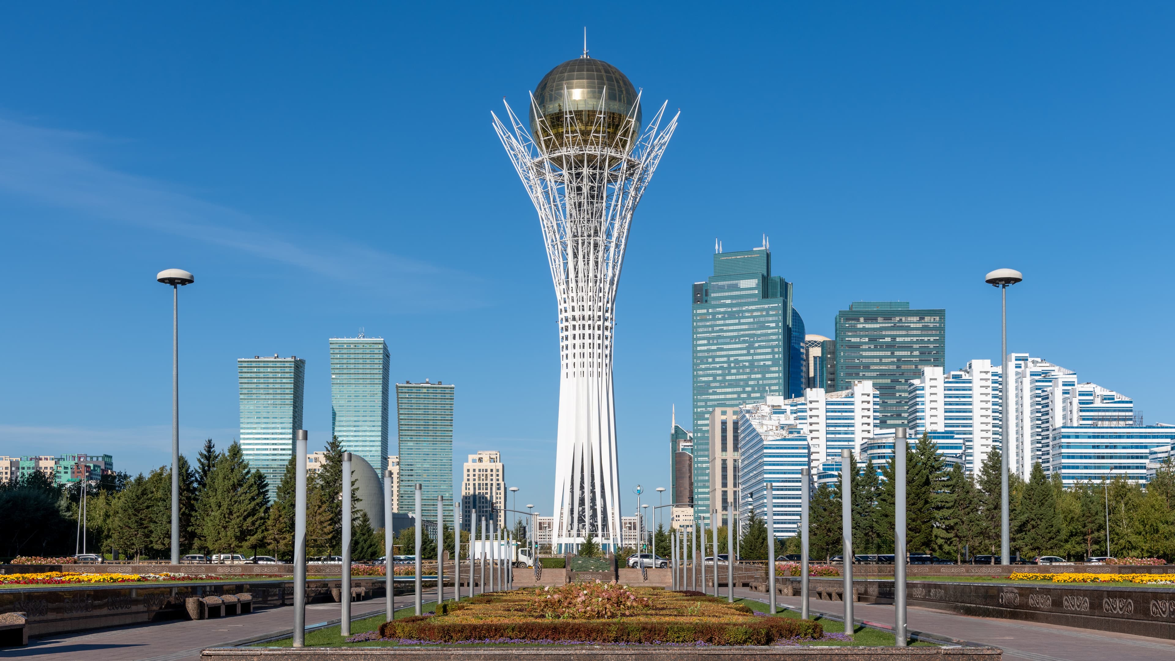 Астана — город будущего среди бескрайней степи