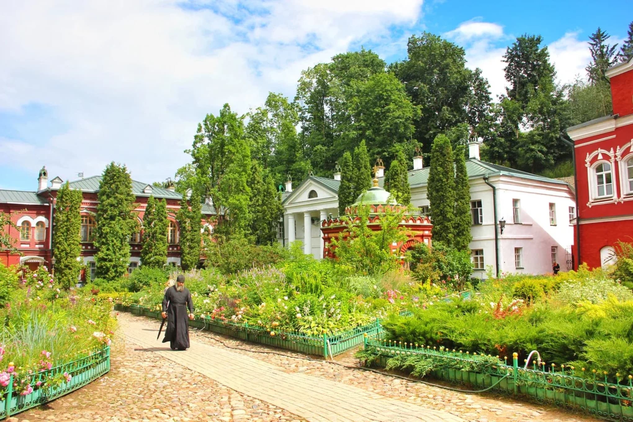 Из Петербурга — в Псков, Изборск и Печоры