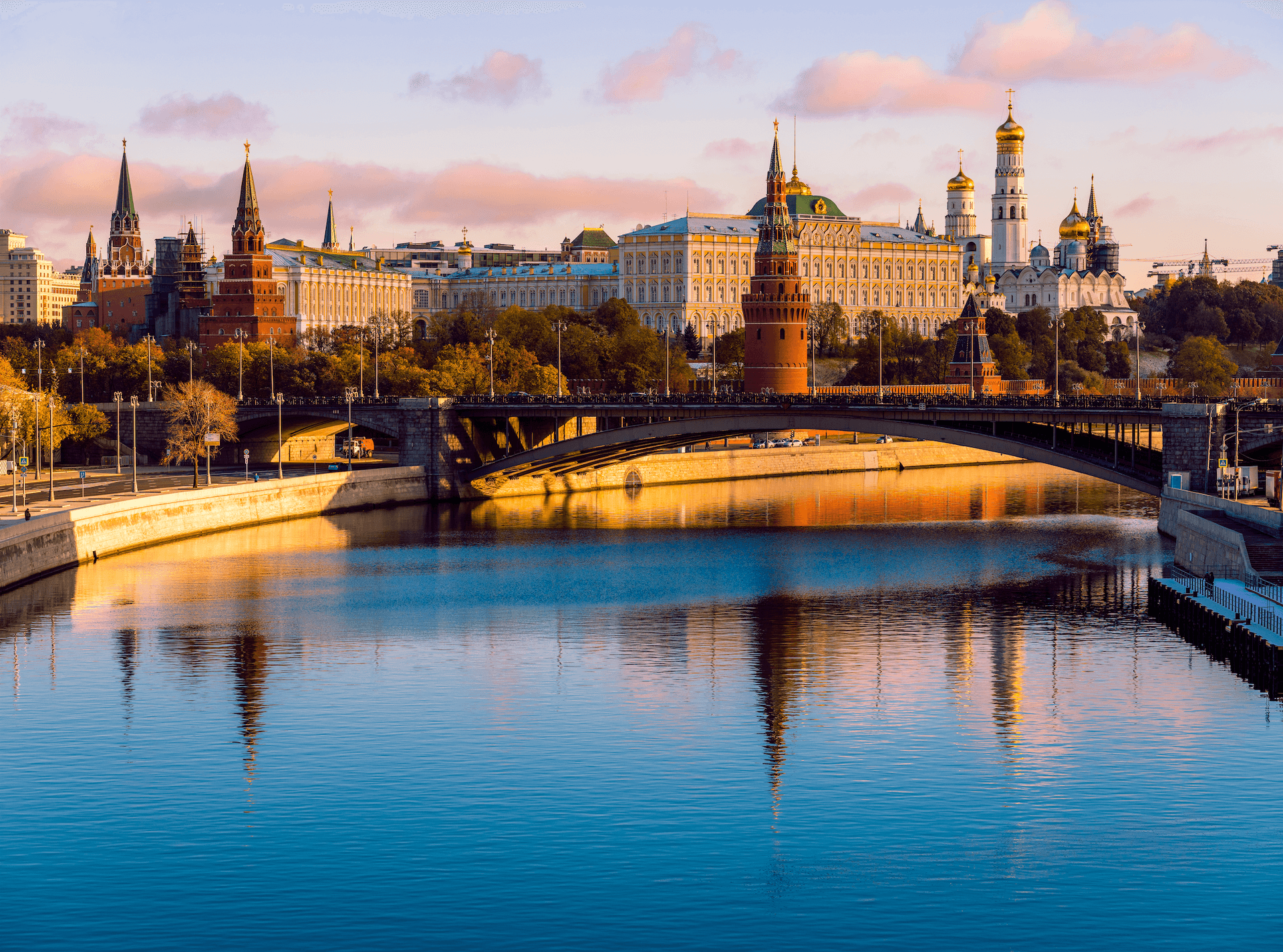 Круиз с живой музыкой и видом на Кремль на люкс-теплоходе