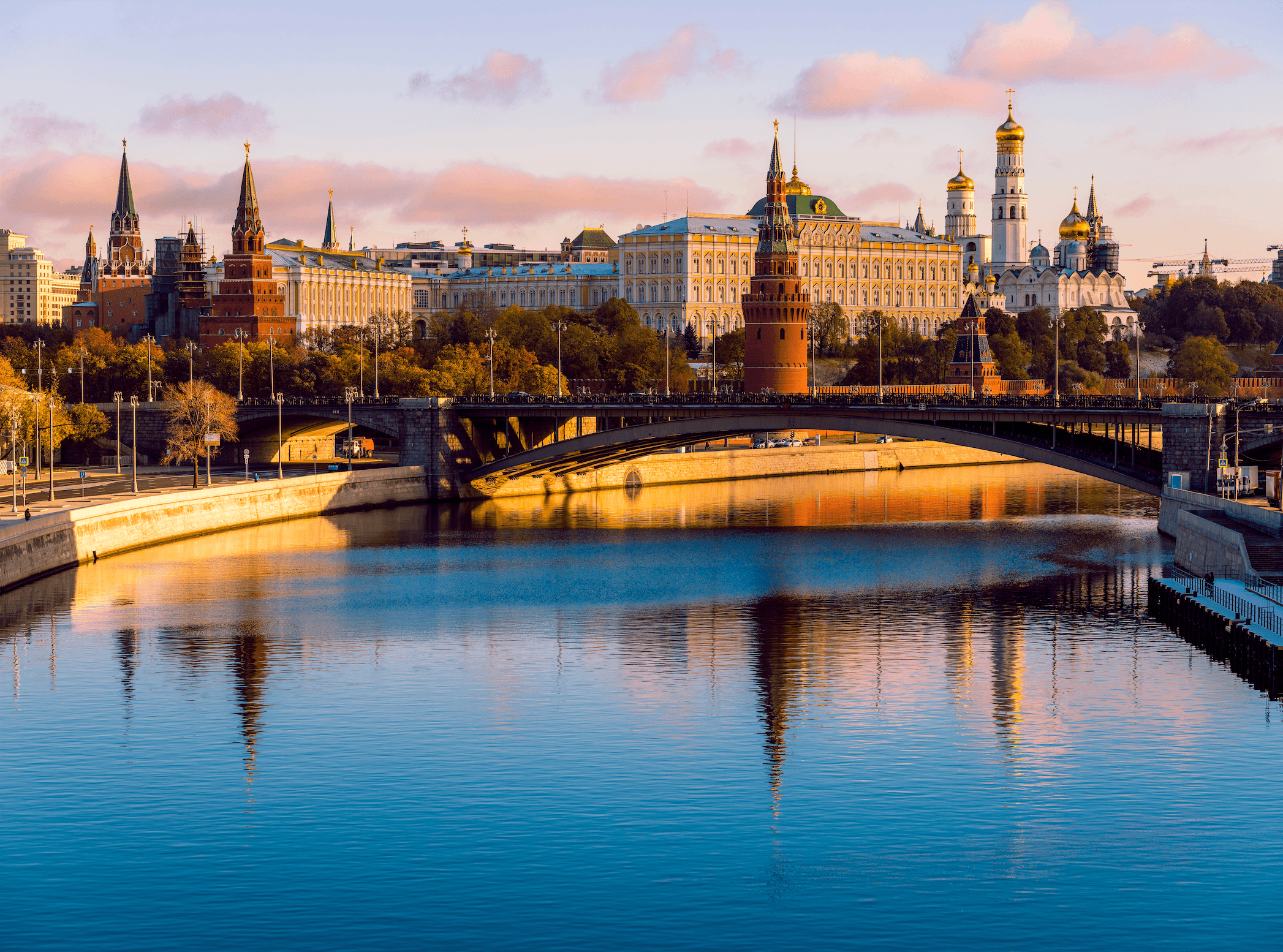 Круиз с живой музыкой и видом на Кремль на люкс-теплоходе