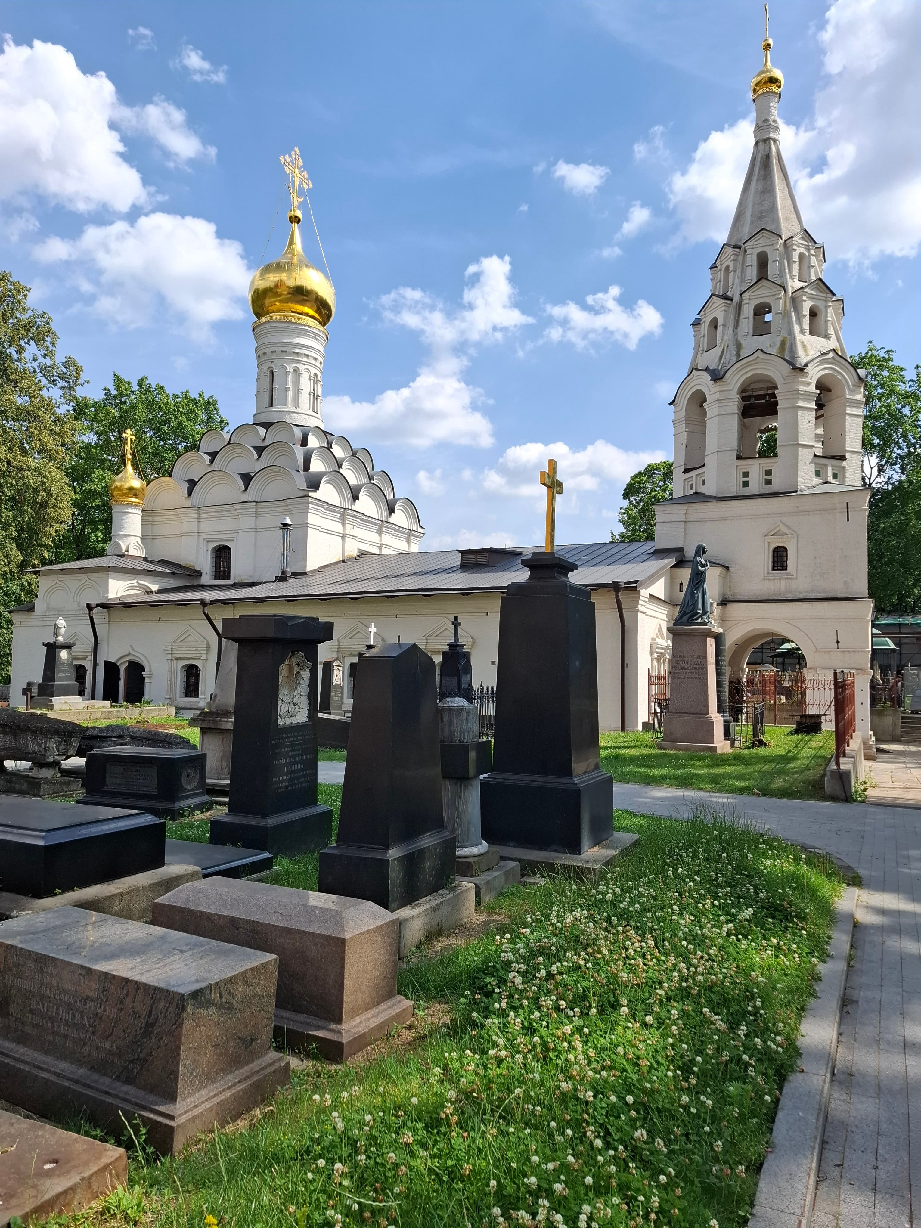Некрополь Пушкиных в Донском монастыре