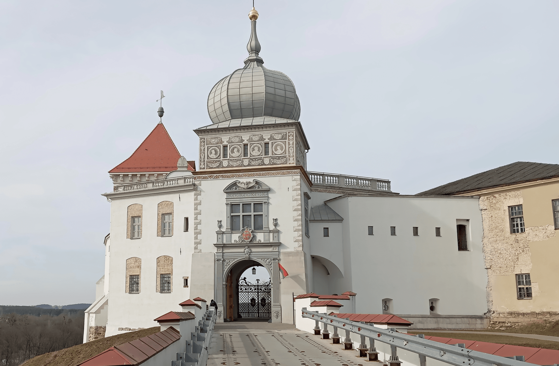 Трансфер из Минска в Гродно и обратно — с заездом в Лидский замок