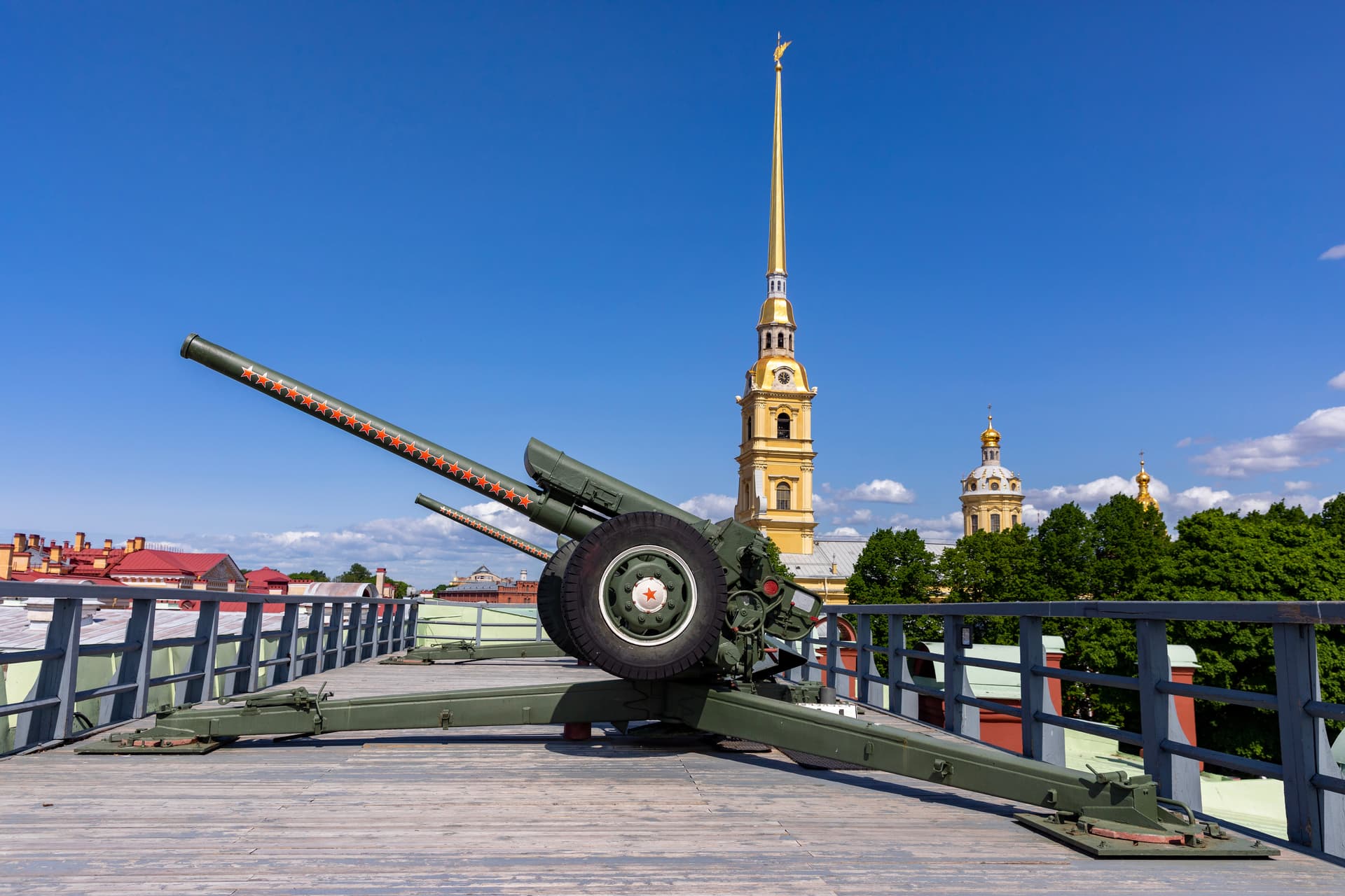 Полуденный выстрел: прогулка на катере к бастиону Петропавловской крепости