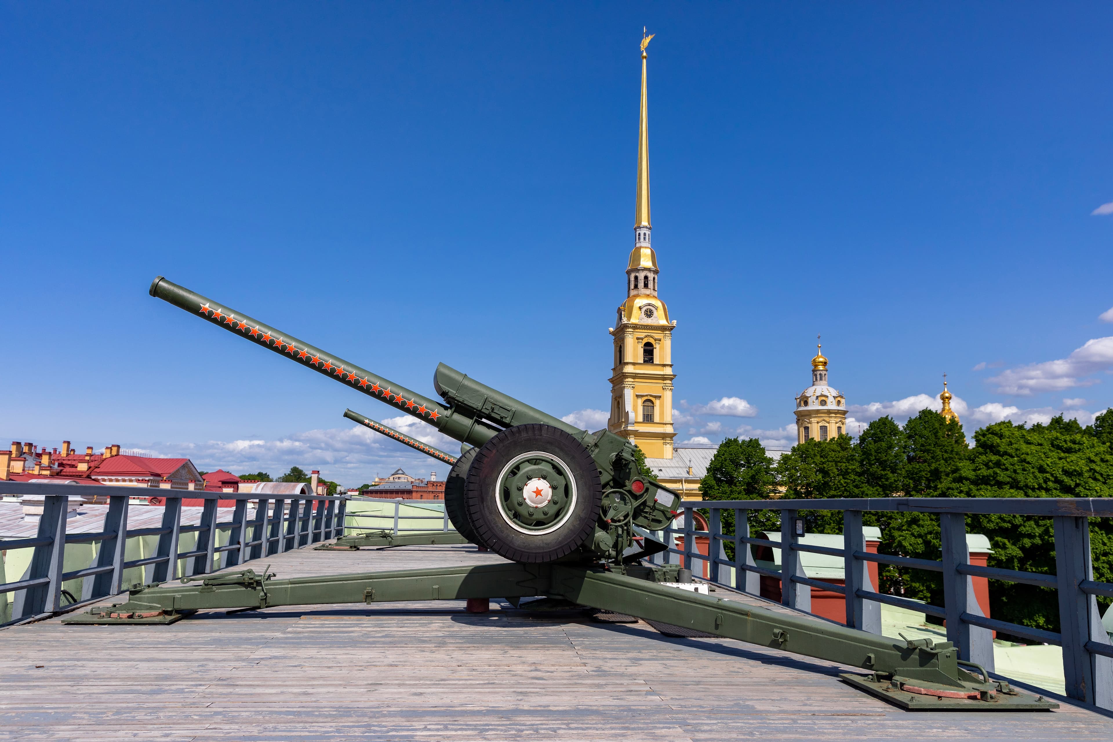 Полуденный выстрел: прогулка на катере к бастиону Петропавловской крепости