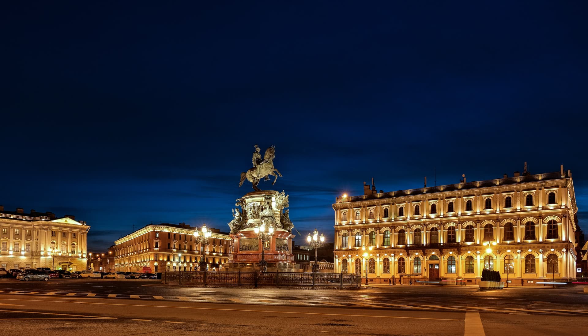 История фонарей в Петербурге