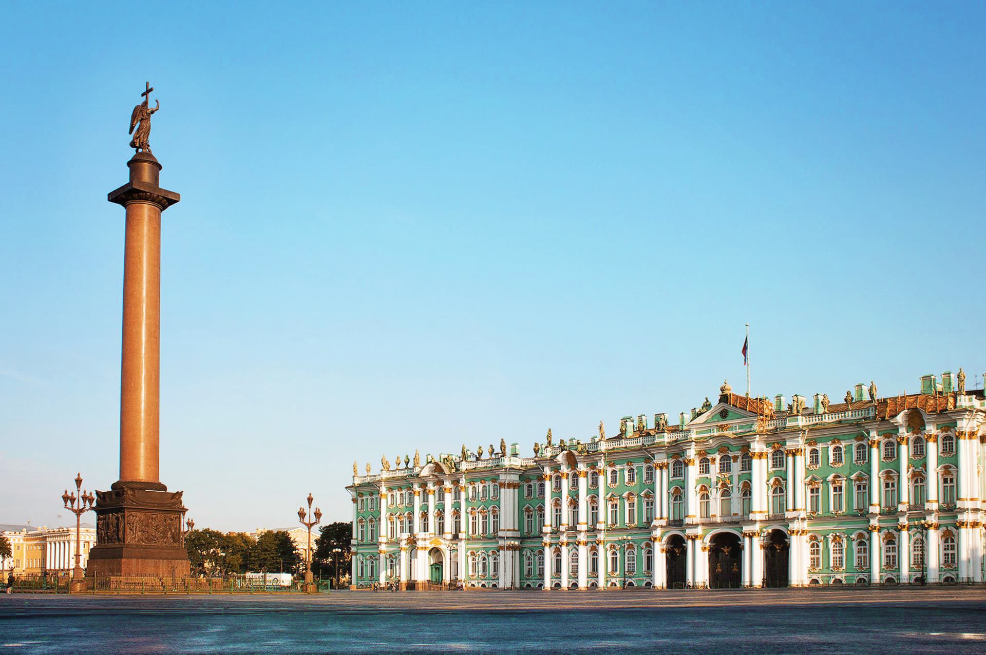 Знакомство с центром Петербурга + посещение Эрмитажа (билет включён)