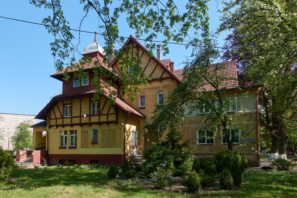Самое-самое: в Янтарный через Амалиенау и кирху 13 века