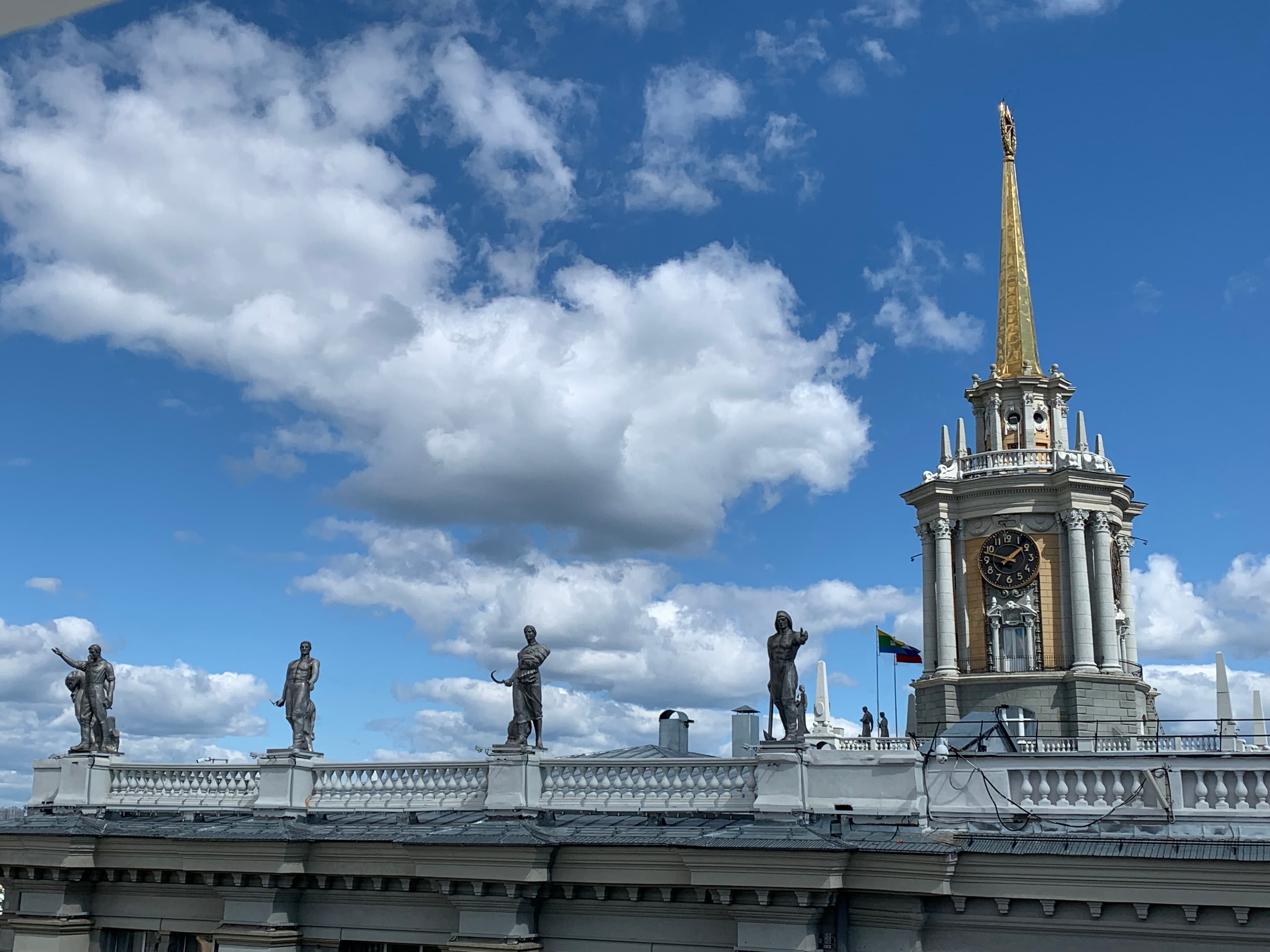 Гранд-Екатеринбург: обзорная по городу, Уралмаш, Европа-Азия, Каменный Остров и Ганина Яма
