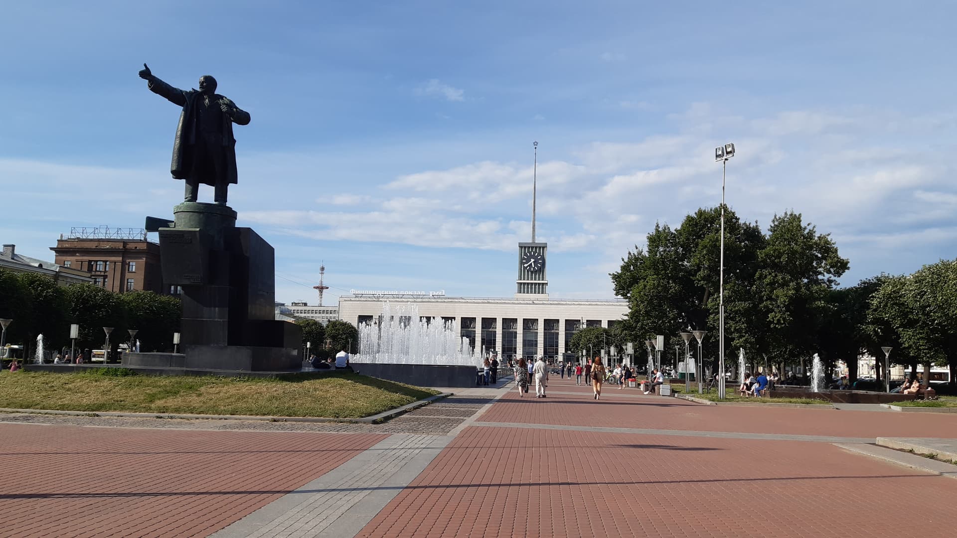 Вокруг Финляндского вокзала