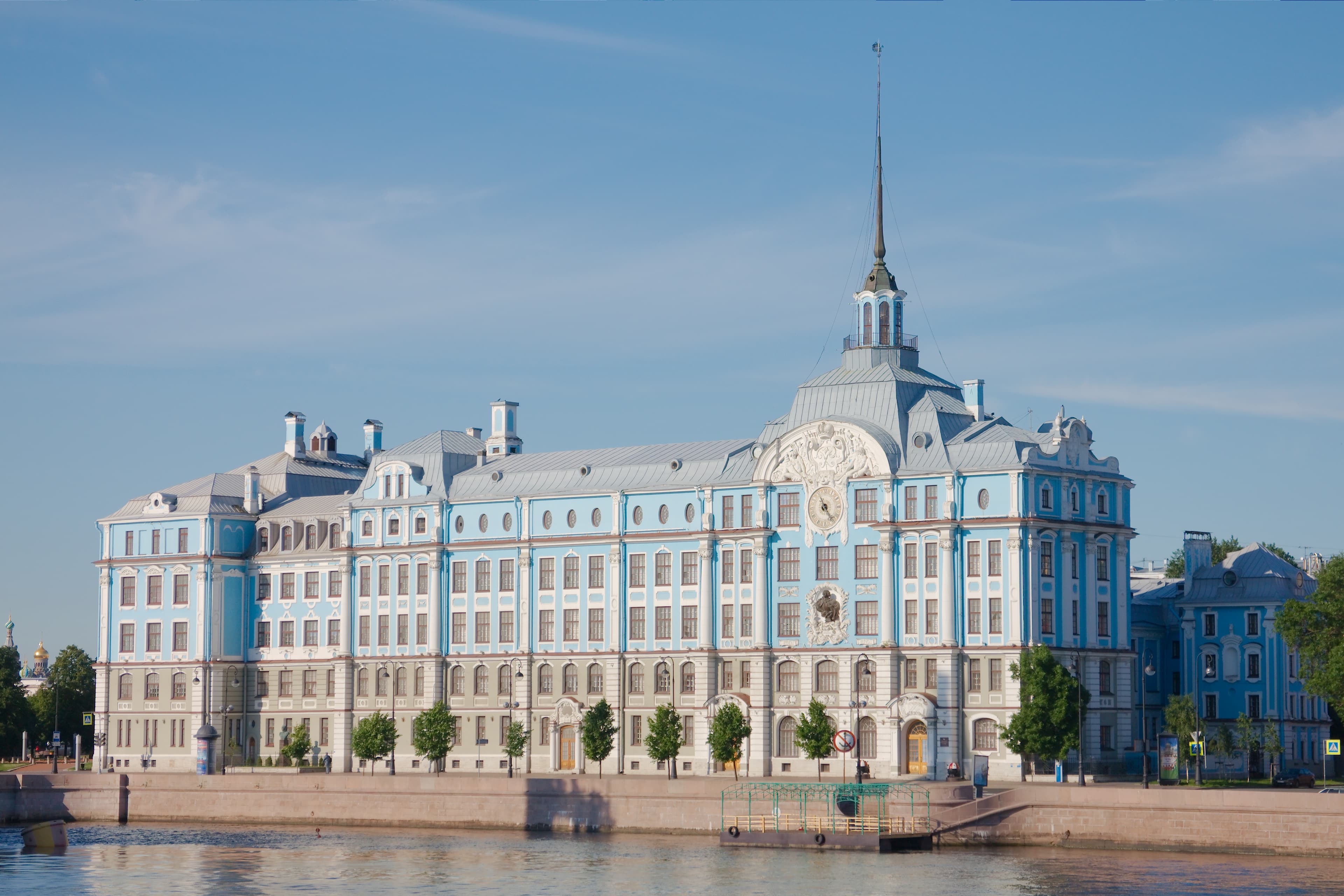 Вперед в прошлое: семейная прогулка-квест по Петроградской стороне