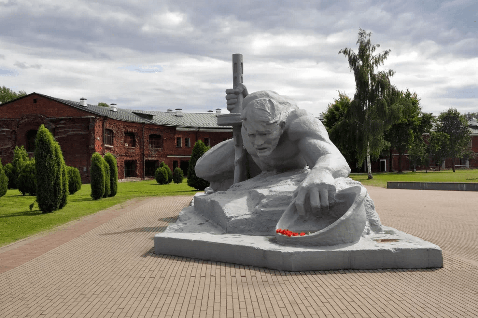 Трансфер из Минска в Коссовский замок, Брест и Брестскую крепость
