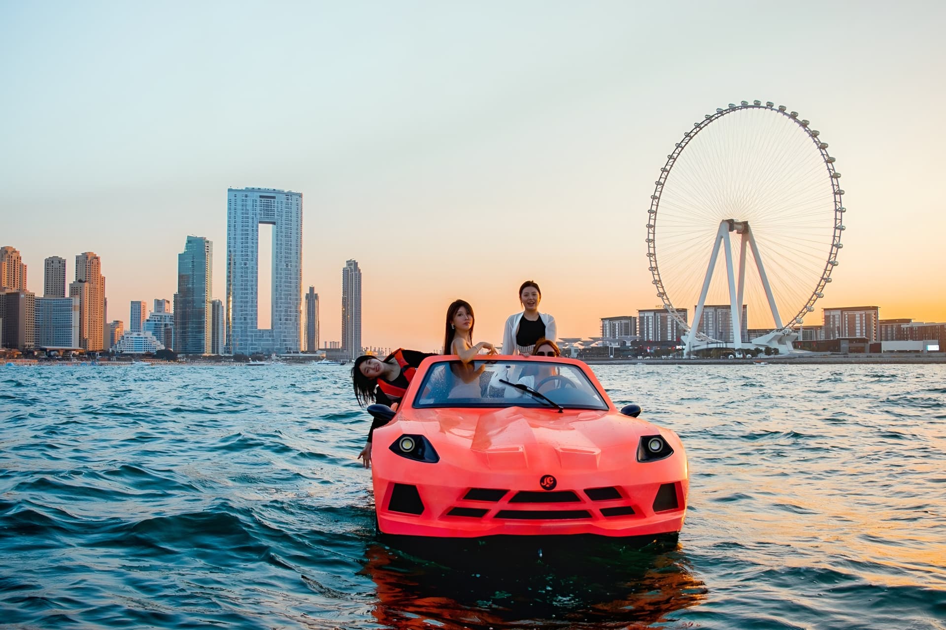 Аренда Jet Car: реактивный автомобиль в Дубае
