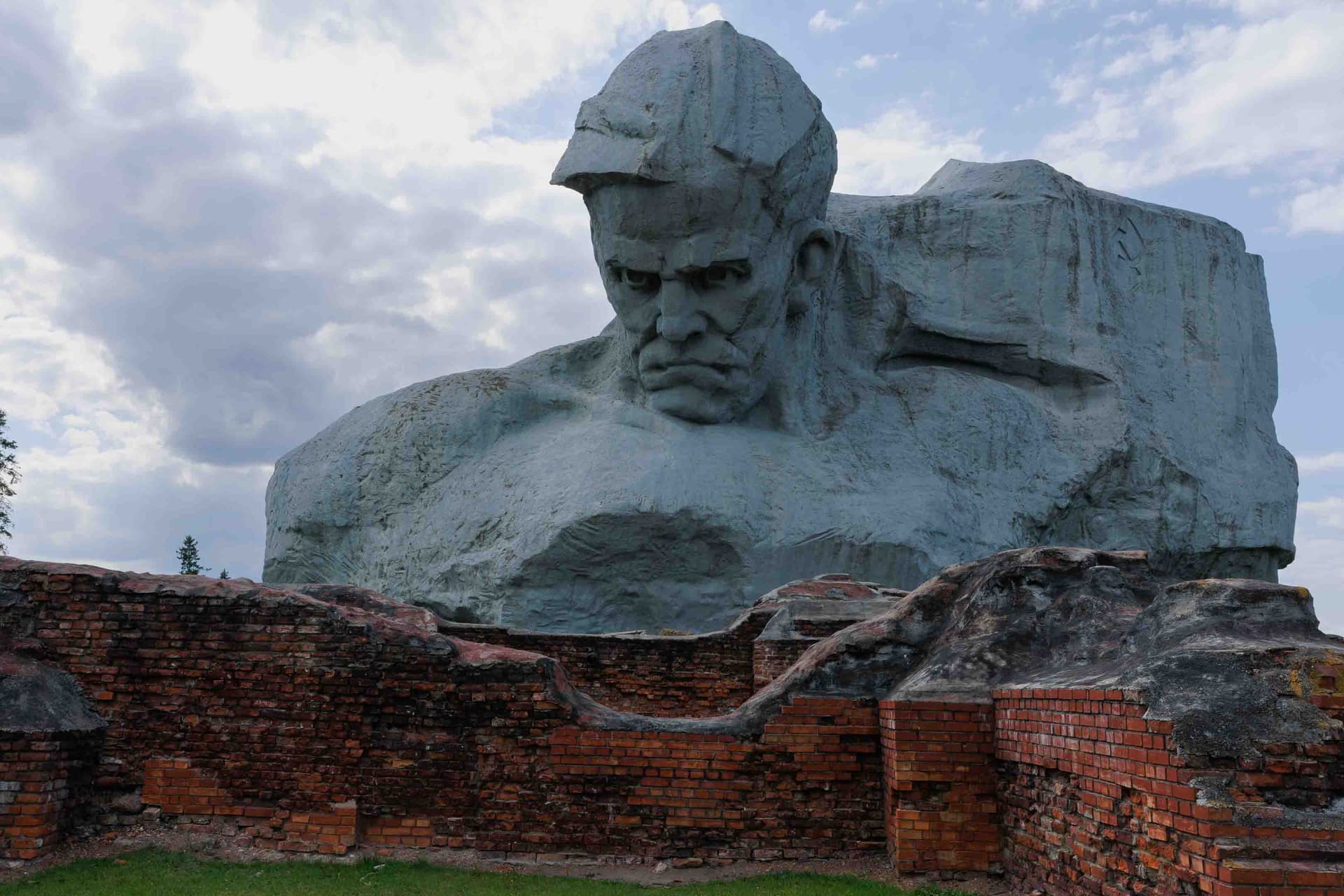 Беларусь: заповедная, сельская, дворянская и героическая