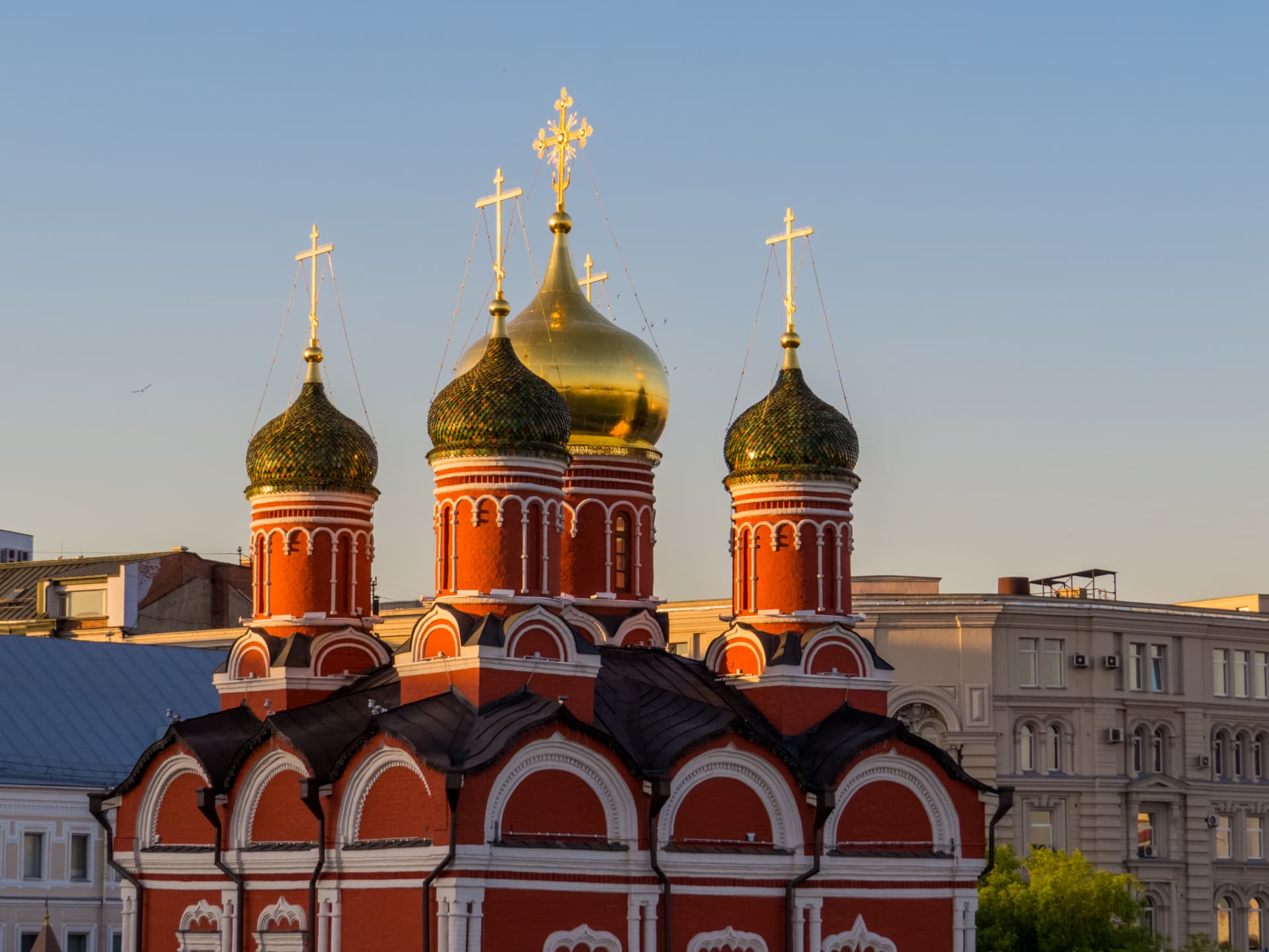 Москва: от уличных калачей до палат Романовых