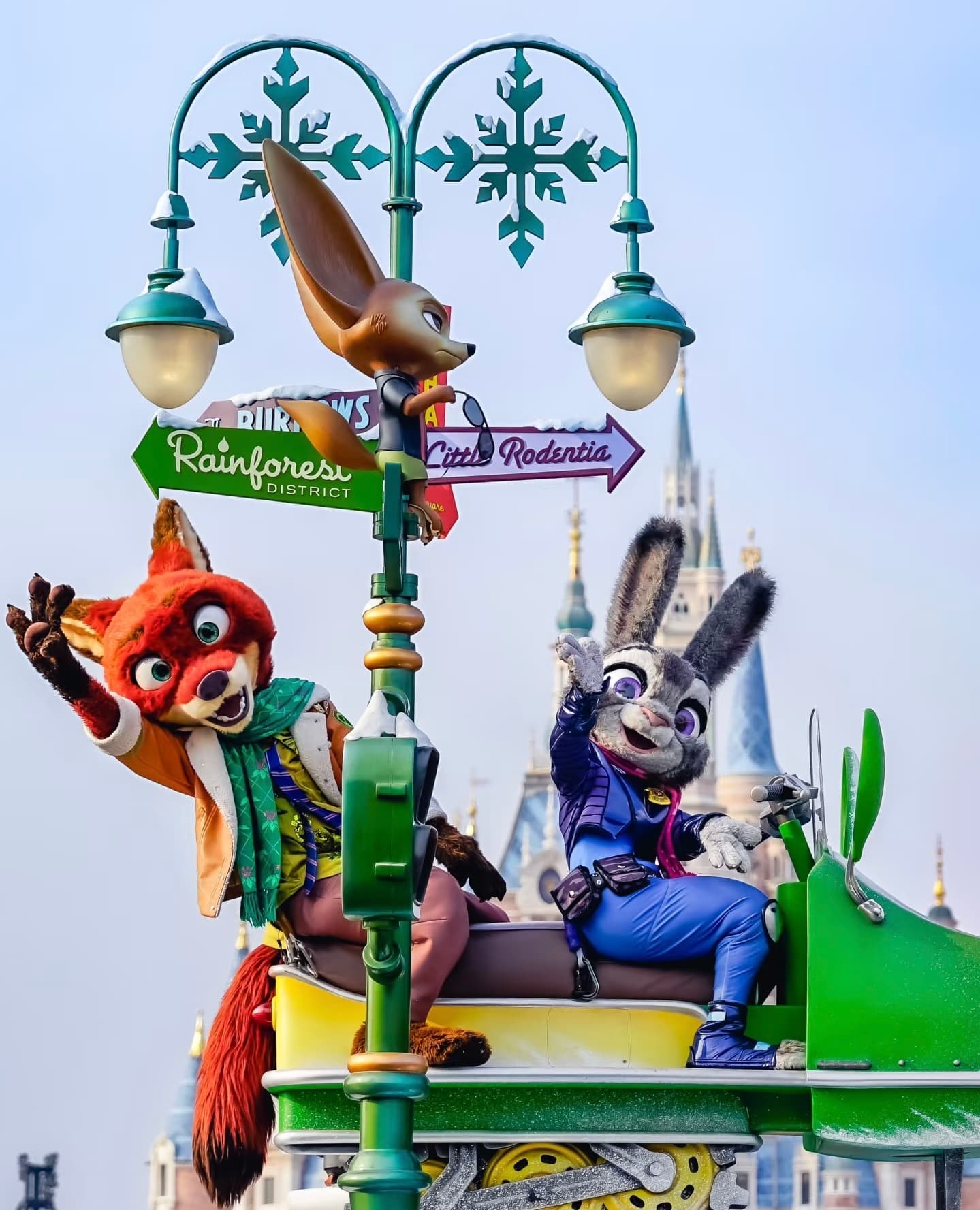 Шанхайский Диснейленд: путешествие в самый большой Disney парк Азии