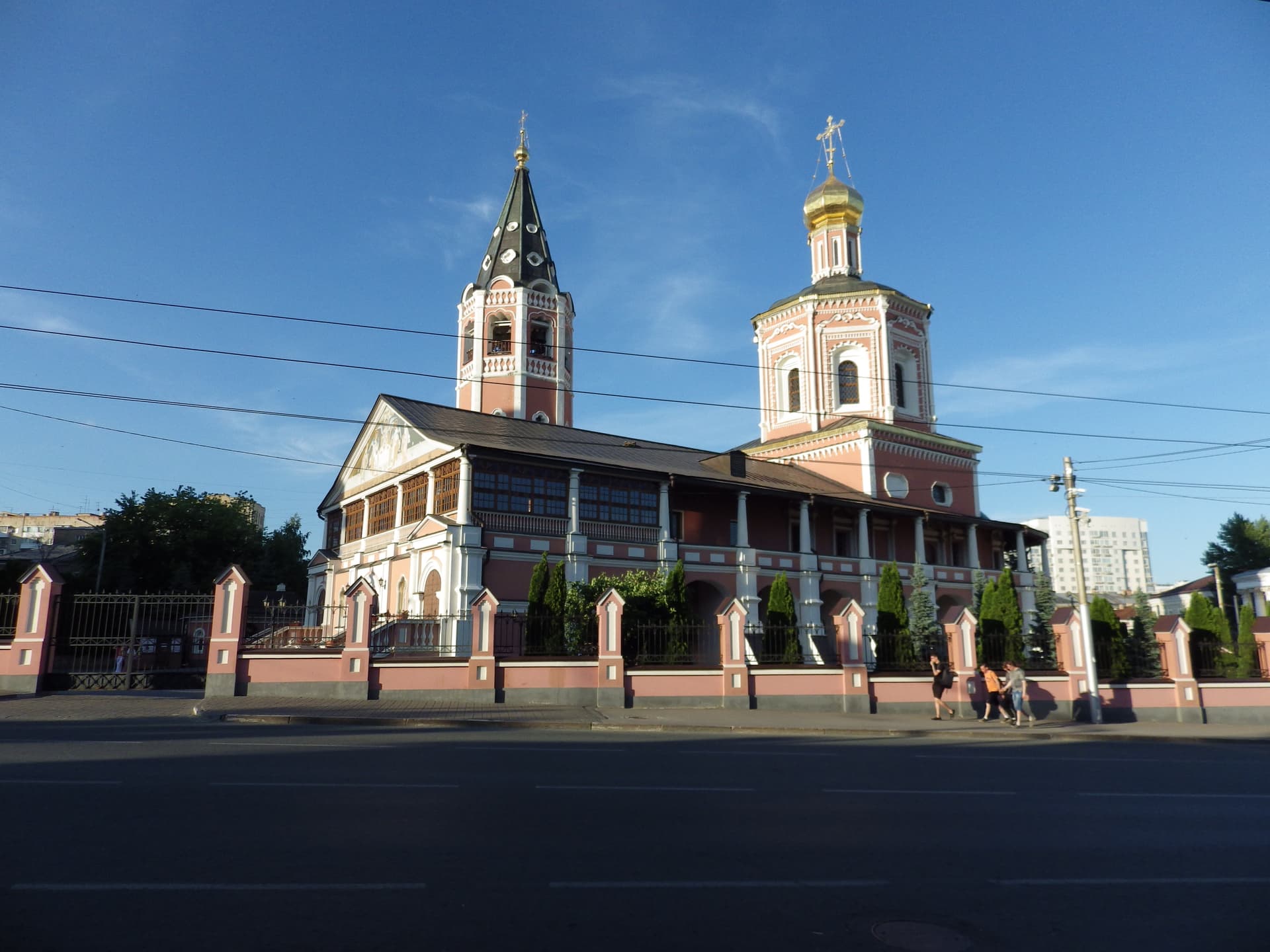 По центру Саратова с историком