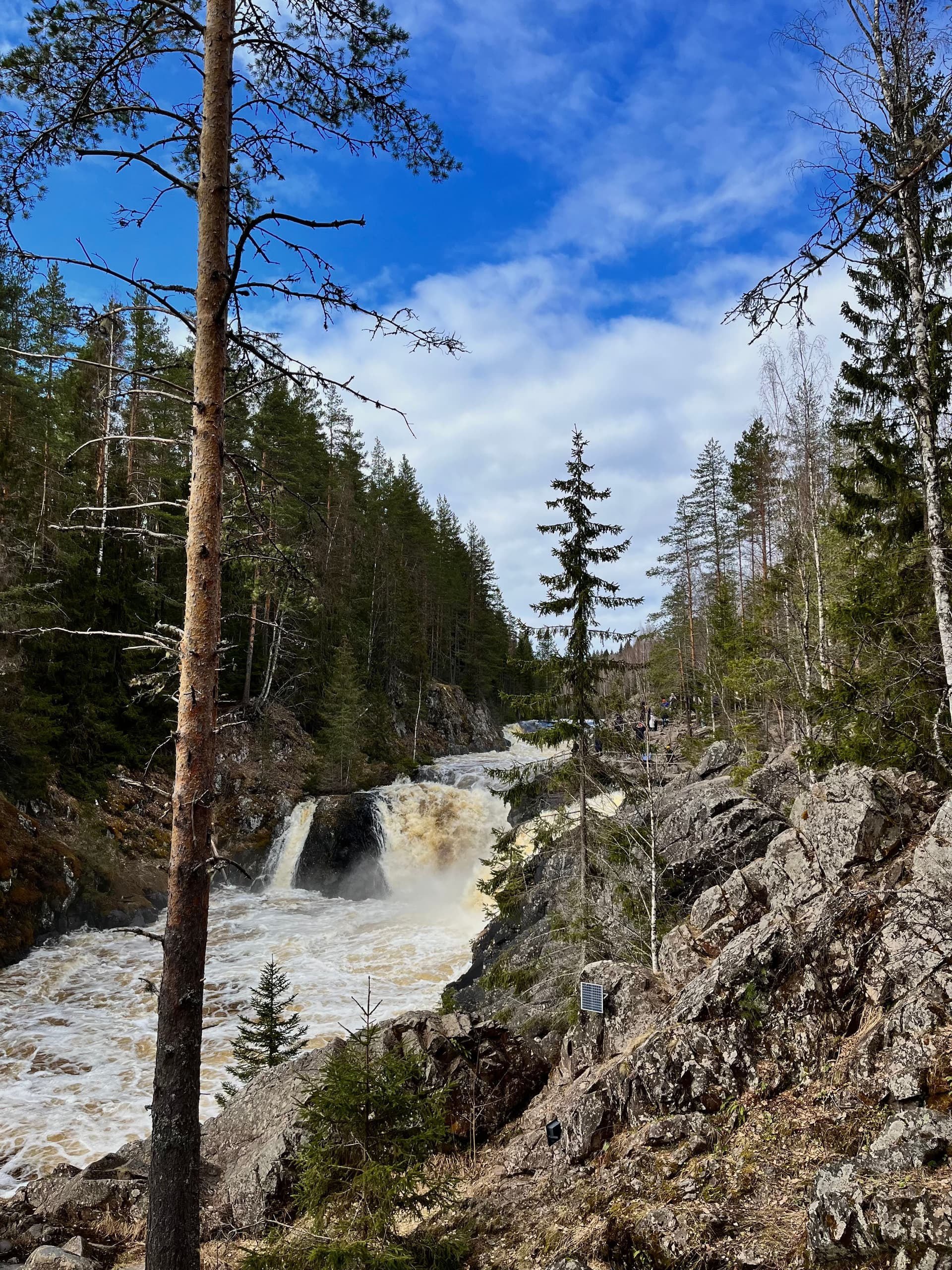 К водопаду Кивач, мрамору Белой горы и Поор-порогу — из Петрозаводска