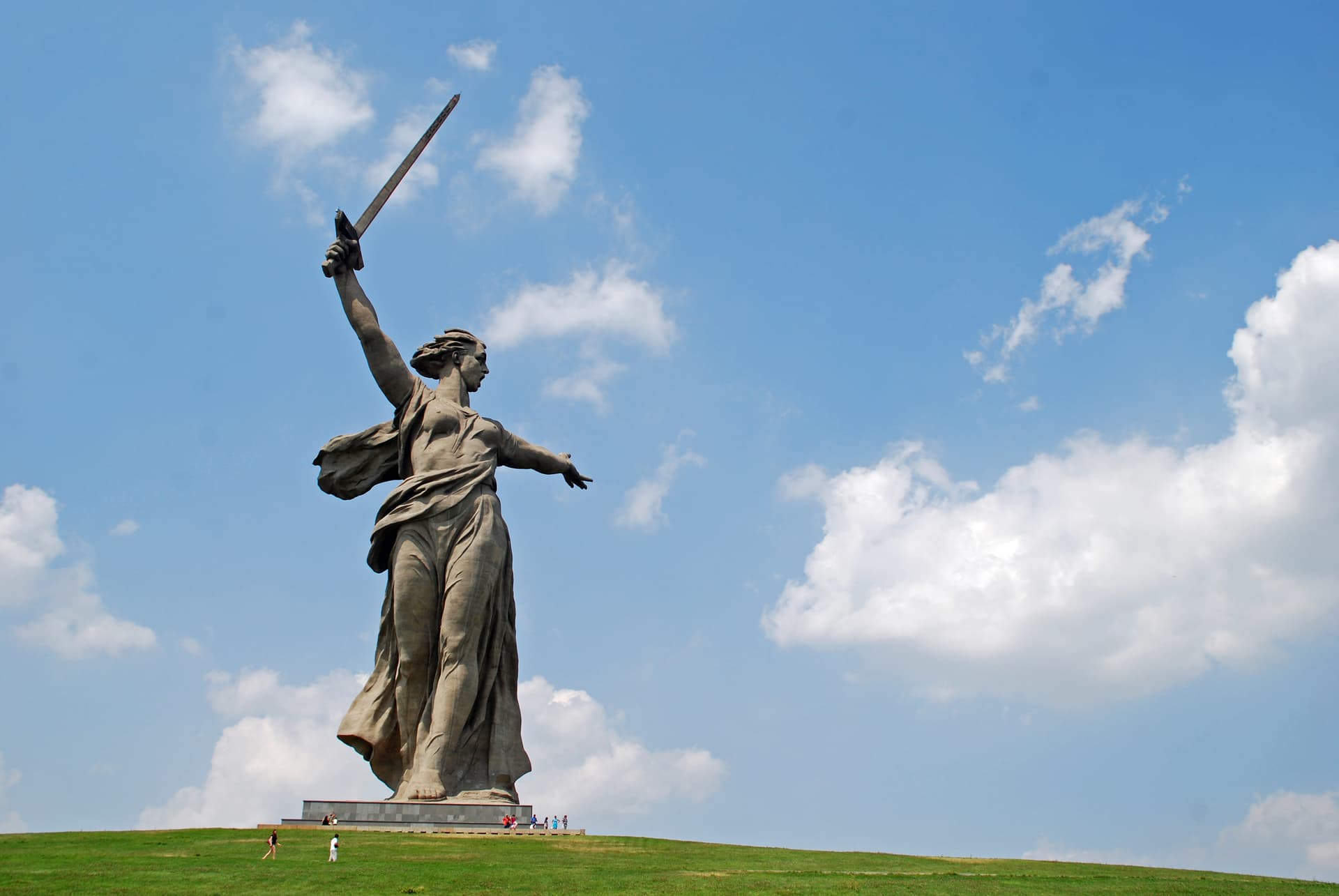 Автобусная экскурсия по городу-герою Волгограду и Мамаеву кургану