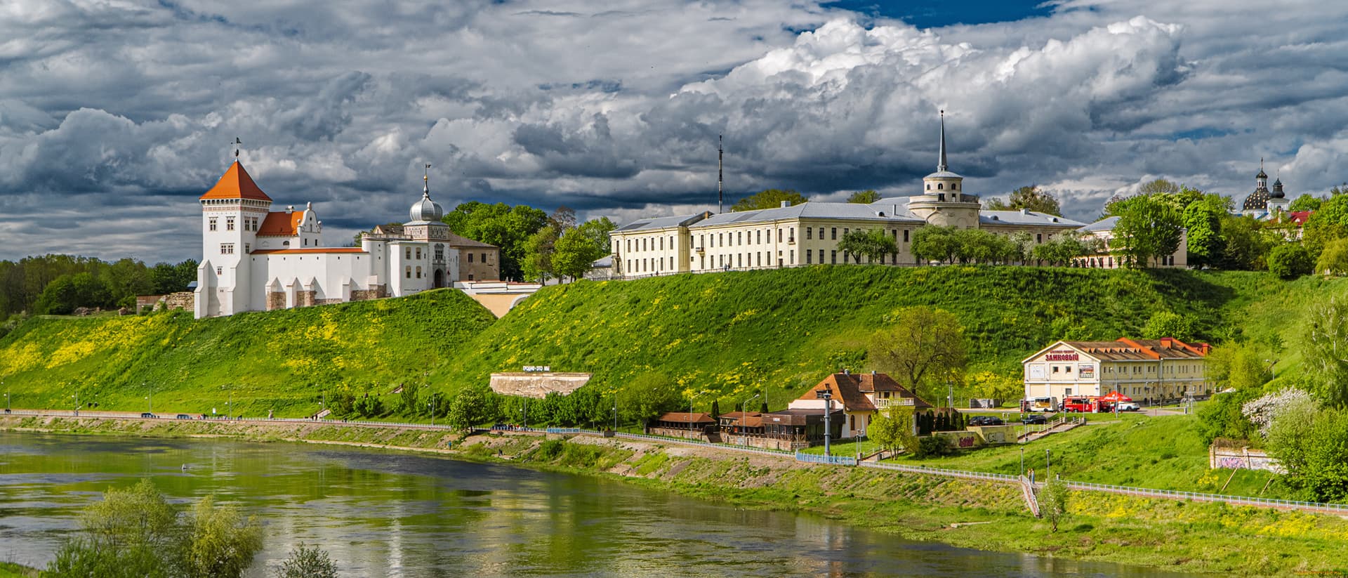 Трансфер из Минска: Гродно сакральный и замковый дух Лиды