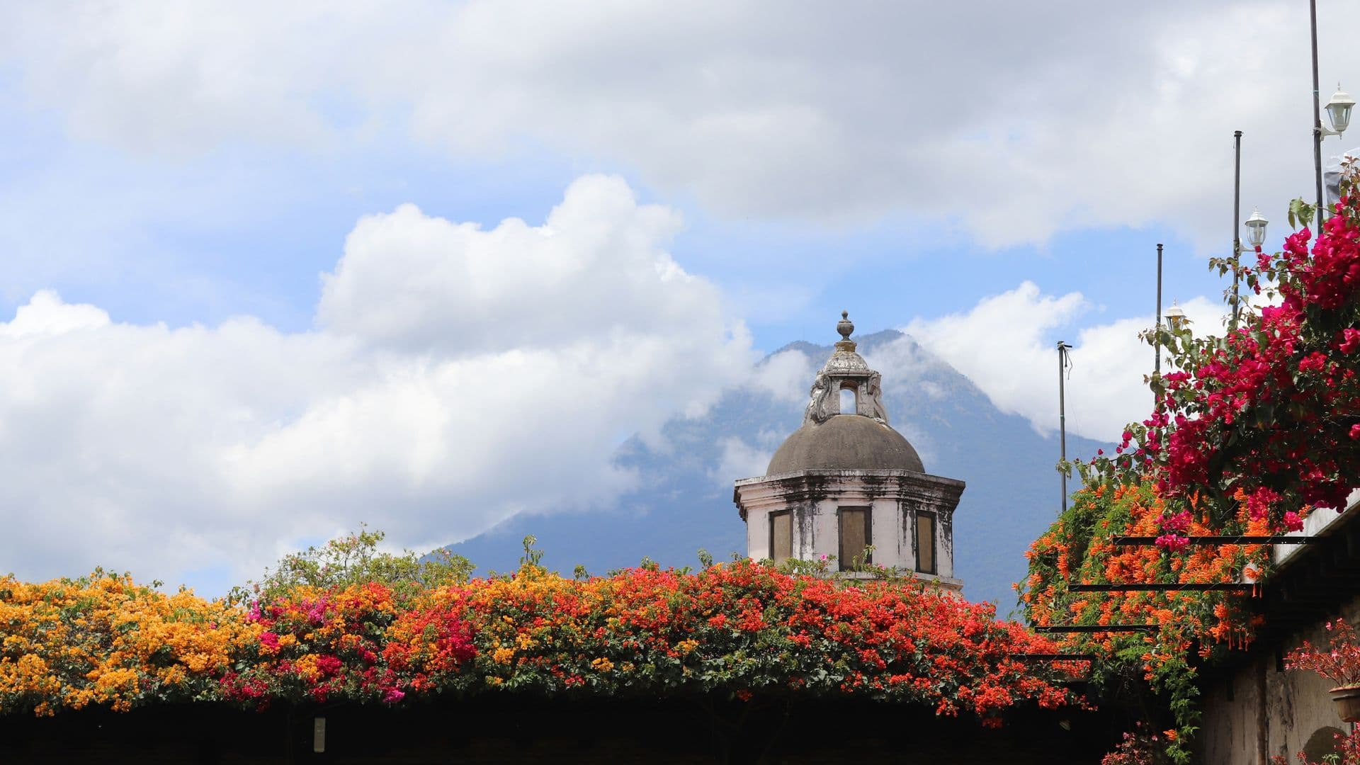 Antigua Guatemala: Time-Traveler's Audio Tour