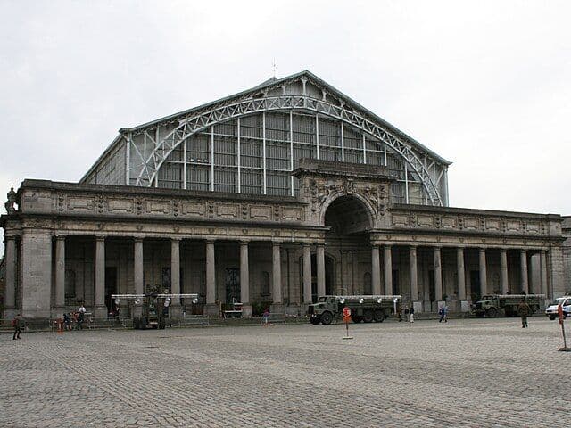 Brussels: Autoworld Ticket & City Highlights Audio Tour