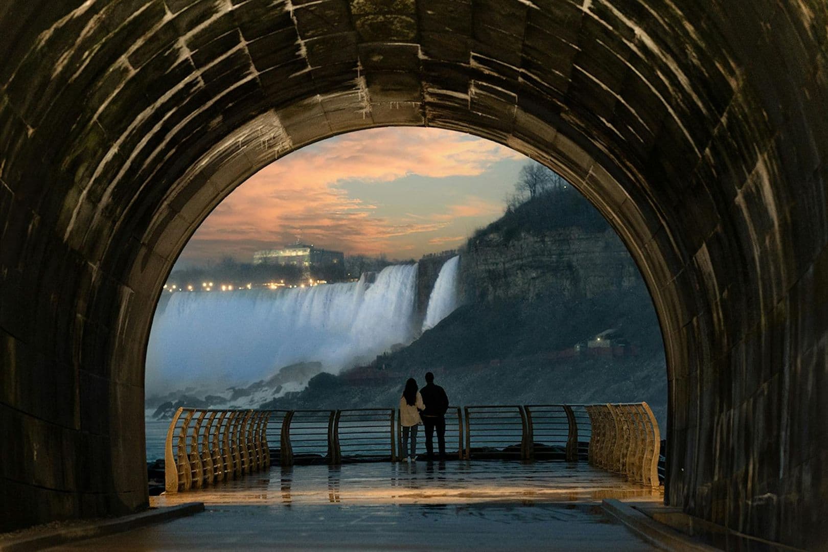 Niagara Parks Power Station and Tunnel: Evening Admission + Light Show