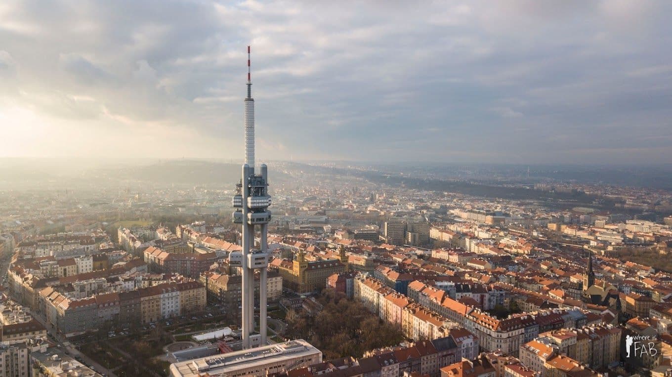 Praga: Biglietto per la Torre della TV e tour audio a piedi di Novi Grad
